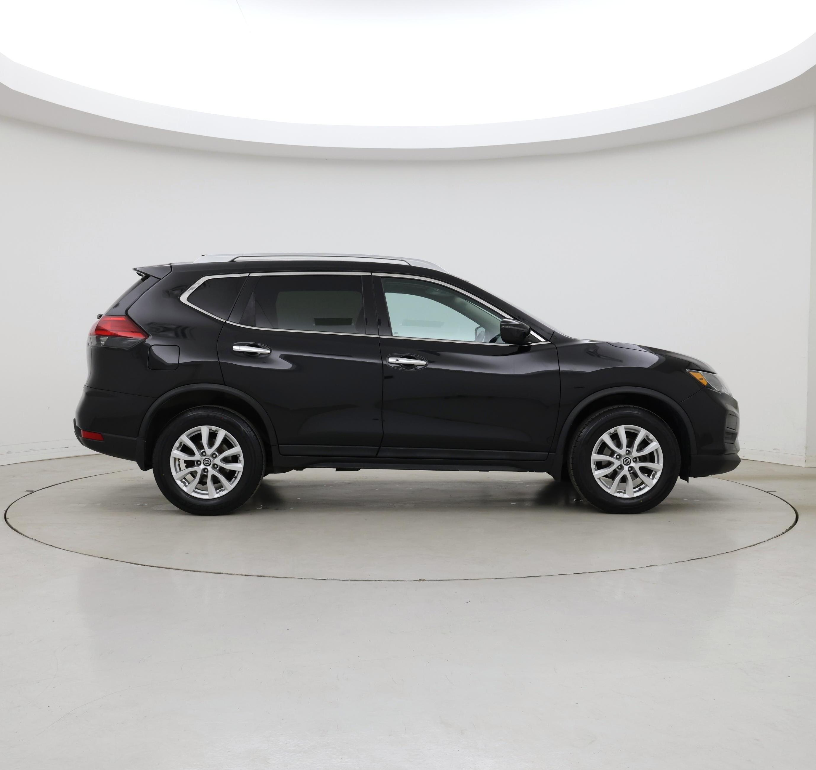 Thumbnail: 2017 Nissan Rogue - 7