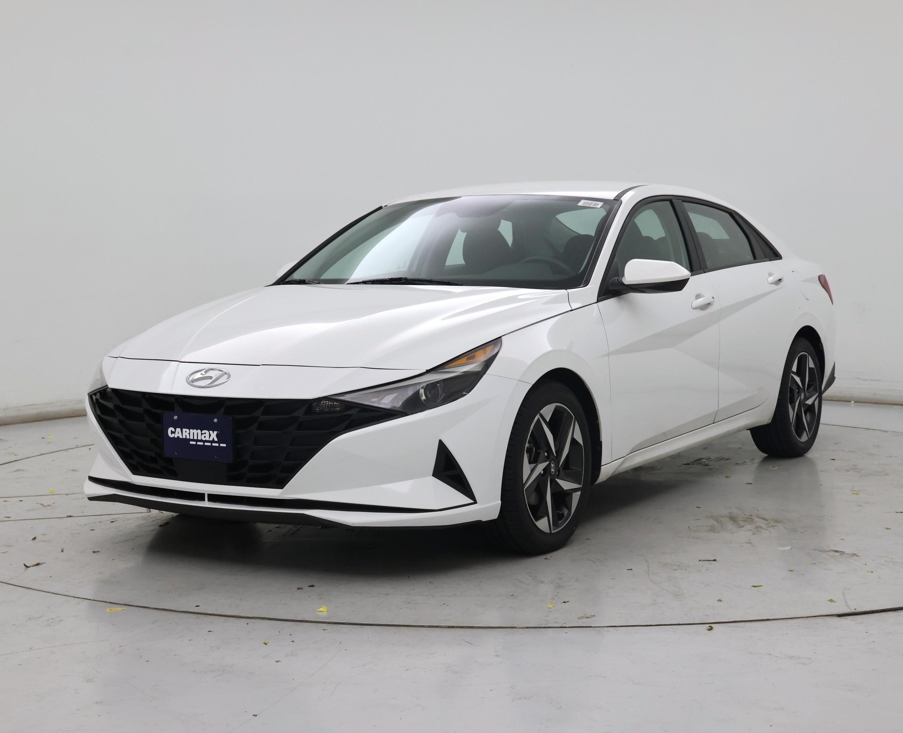 Thumbnail: 2023 Hyundai Elantra - 4