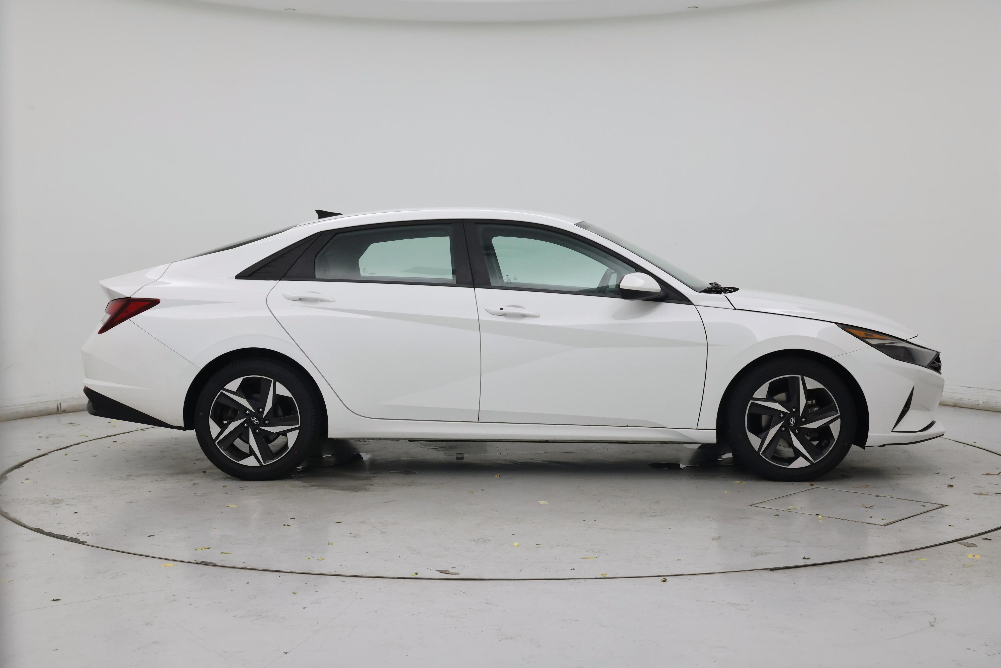 Thumbnail: 2023 Hyundai Elantra - 7