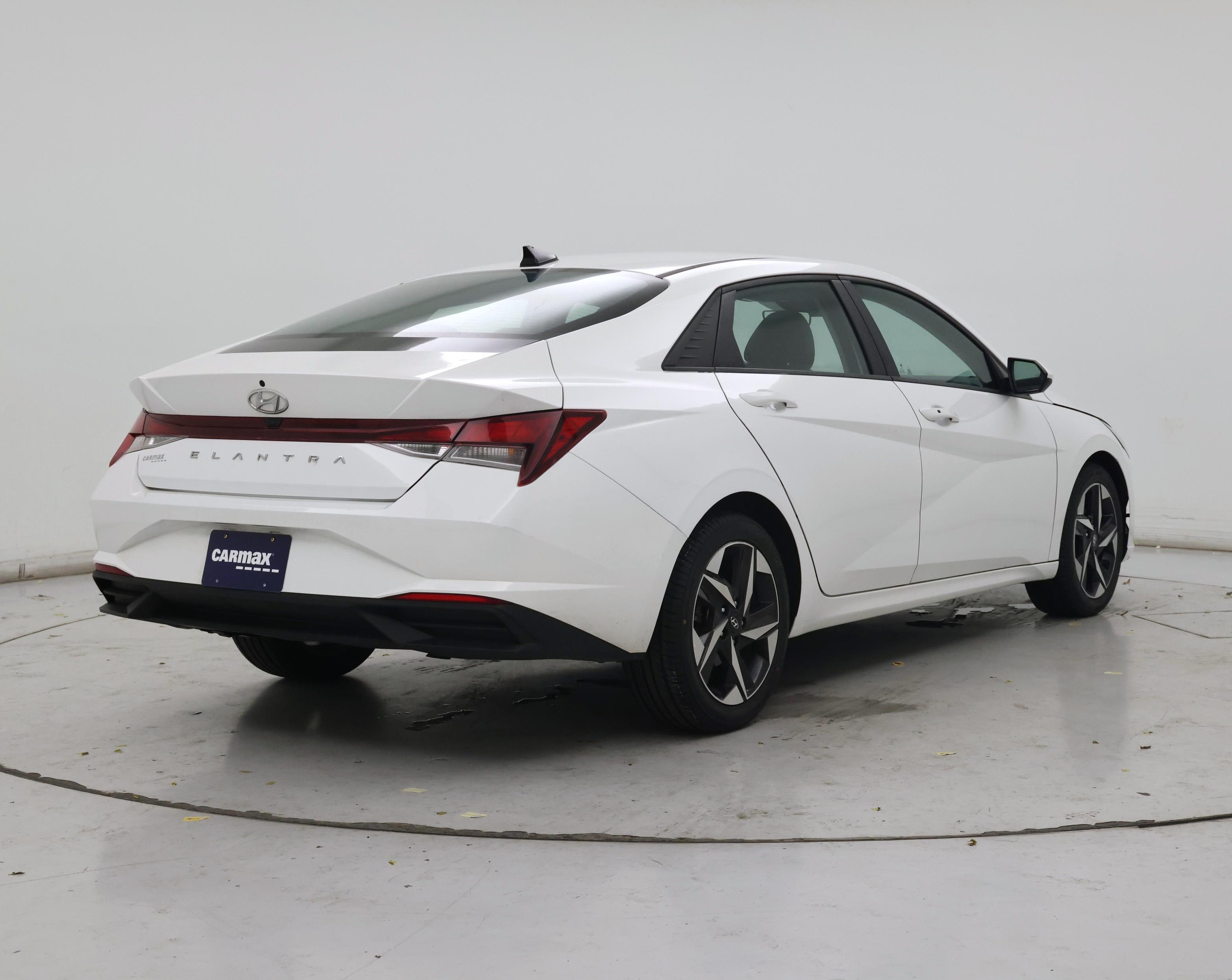 Thumbnail: 2023 Hyundai Elantra - 8