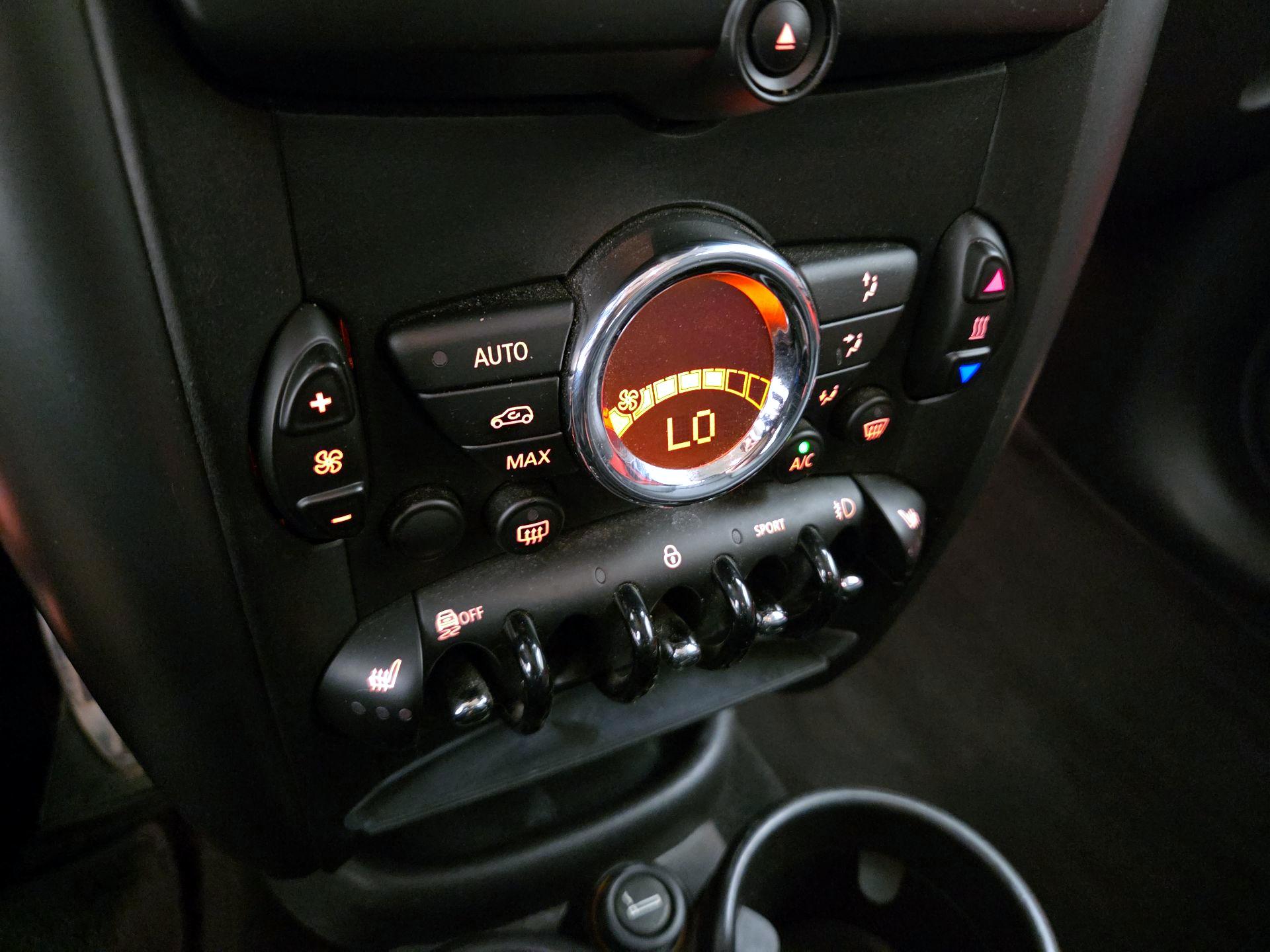 Thumbnail: 2015 MINI Cooper Countryman - 14