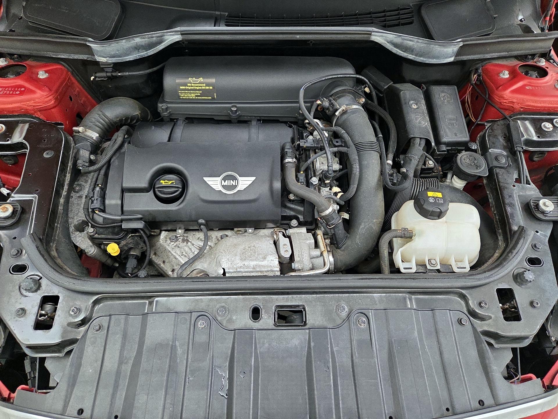 Thumbnail: 2015 MINI Cooper Countryman - 18