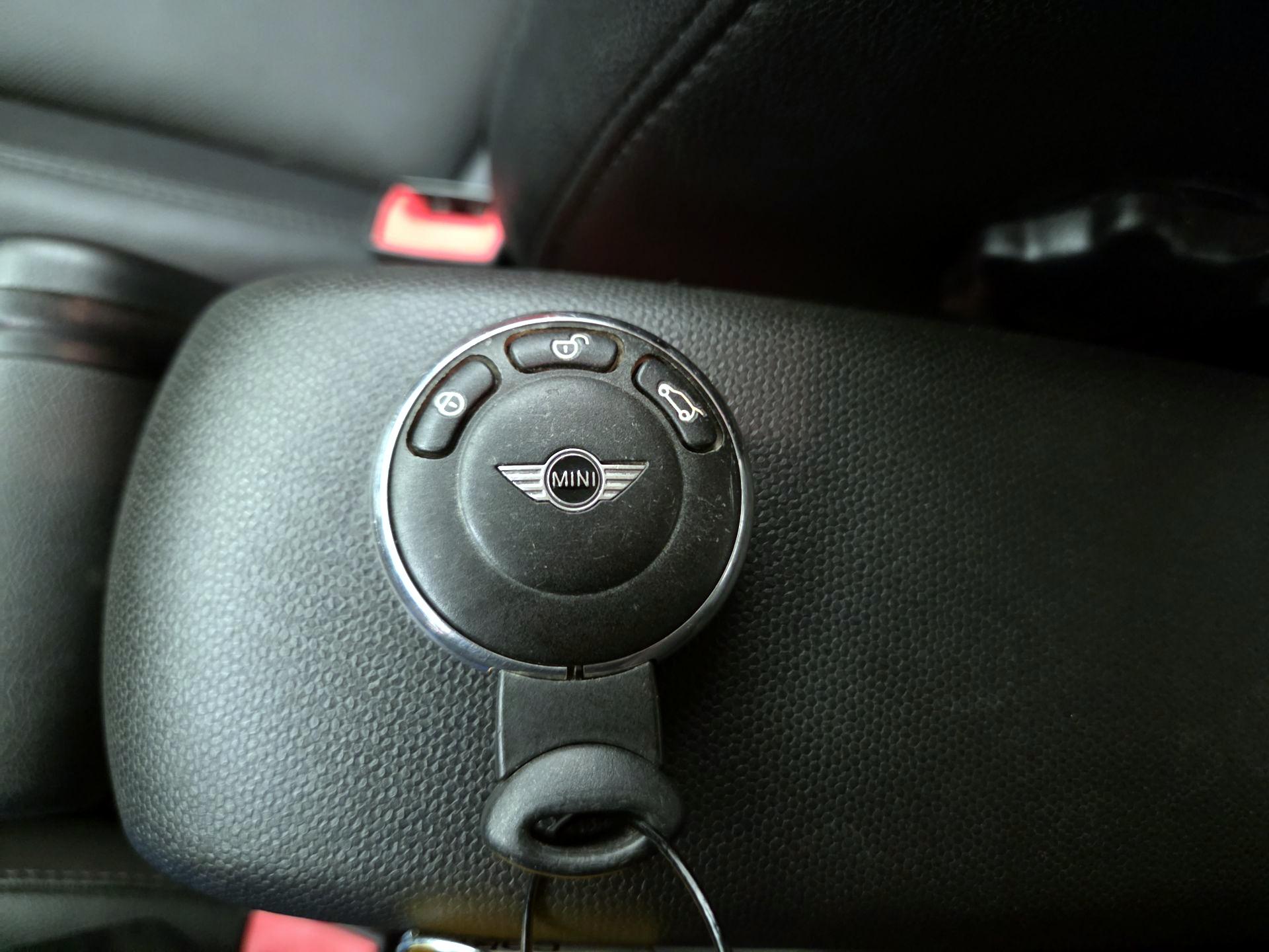 Thumbnail: 2015 MINI Cooper Countryman - 19