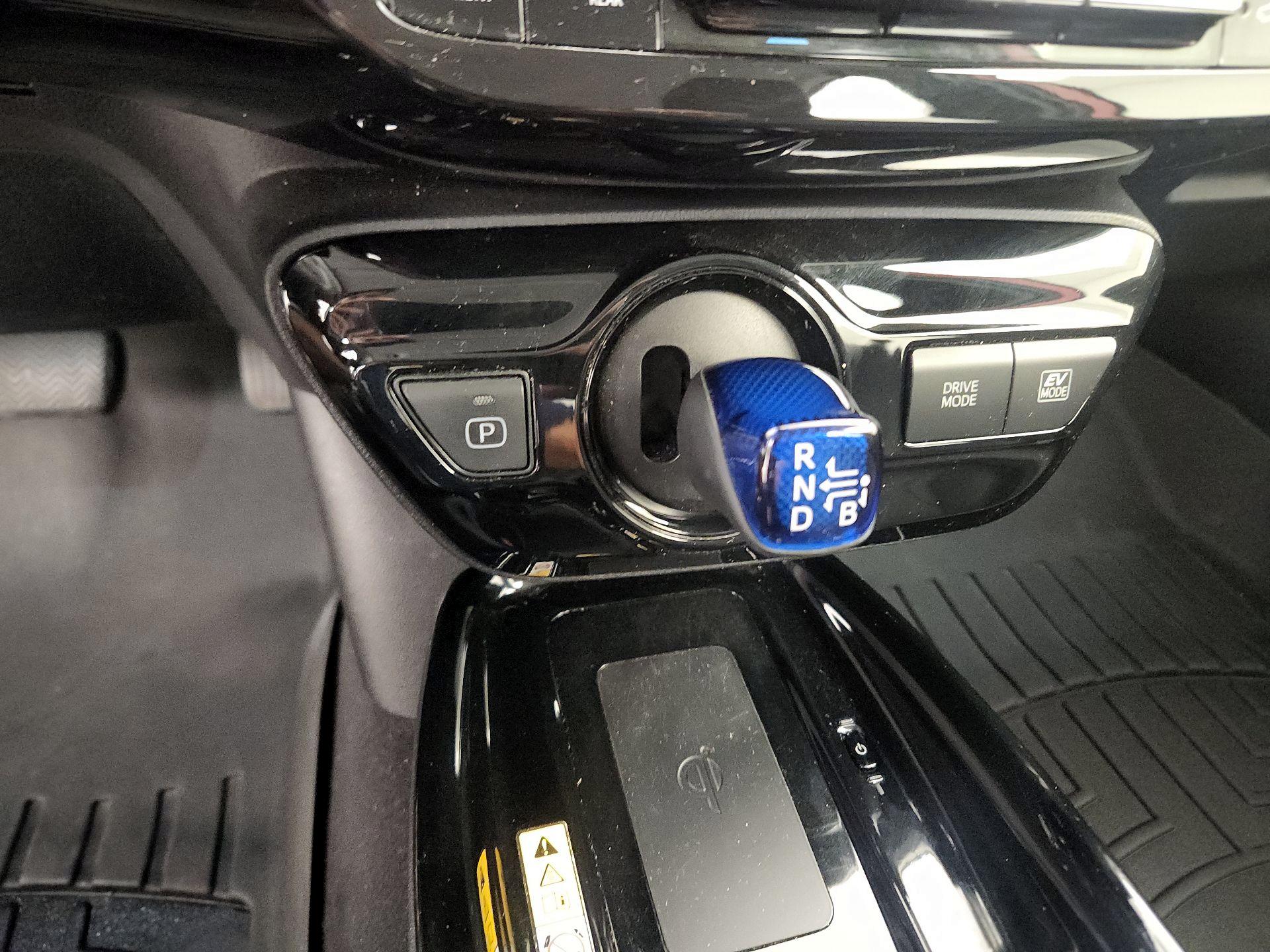 Thumbnail: 2022 Toyota Prius - 17