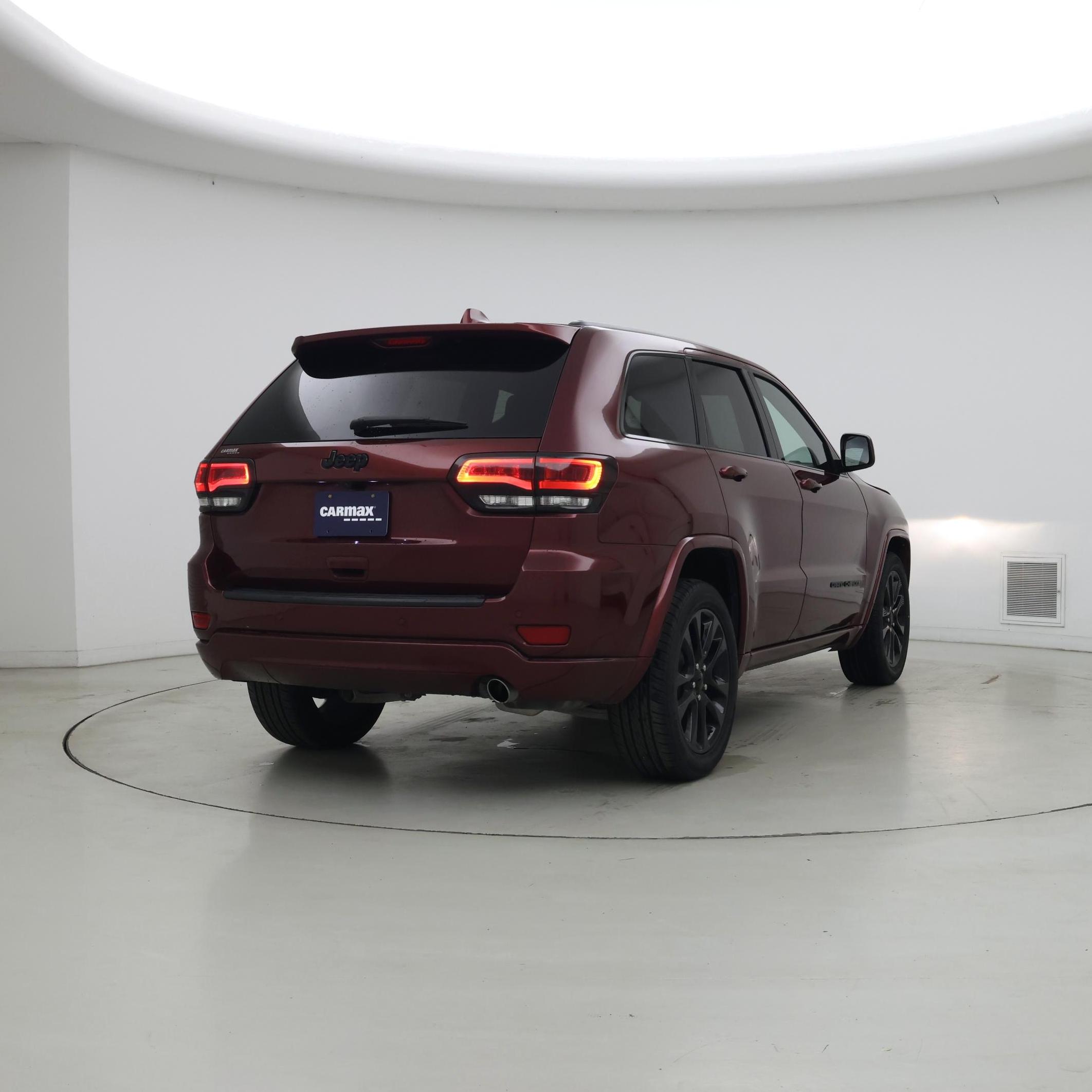 Thumbnail: 2019 Jeep Grand Cherokee - 8