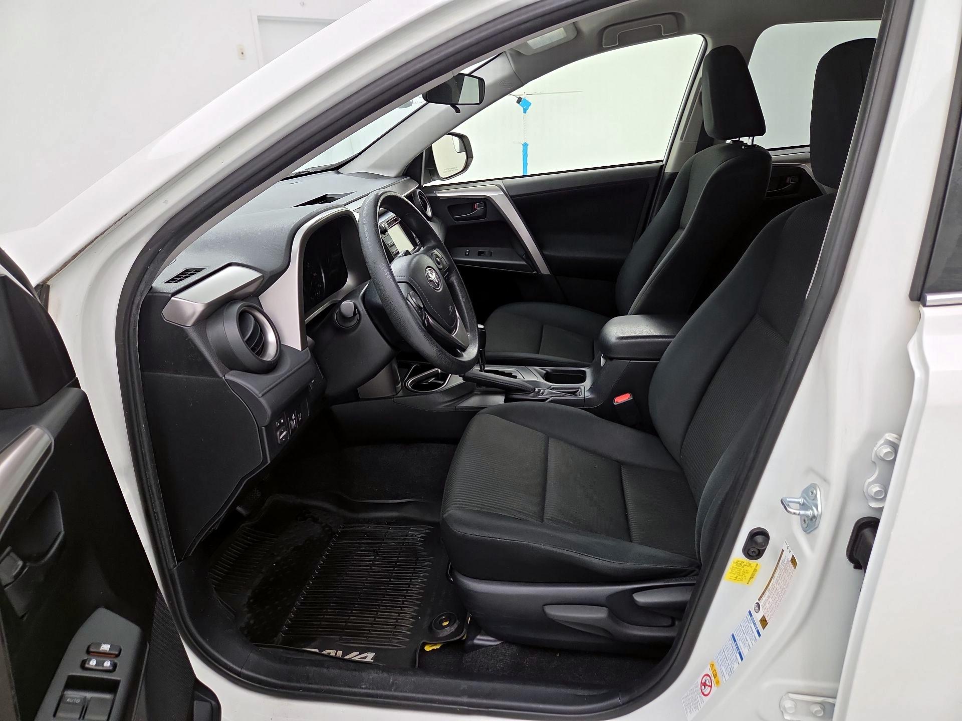 Thumbnail: 2018 Toyota RAV4 - 11
