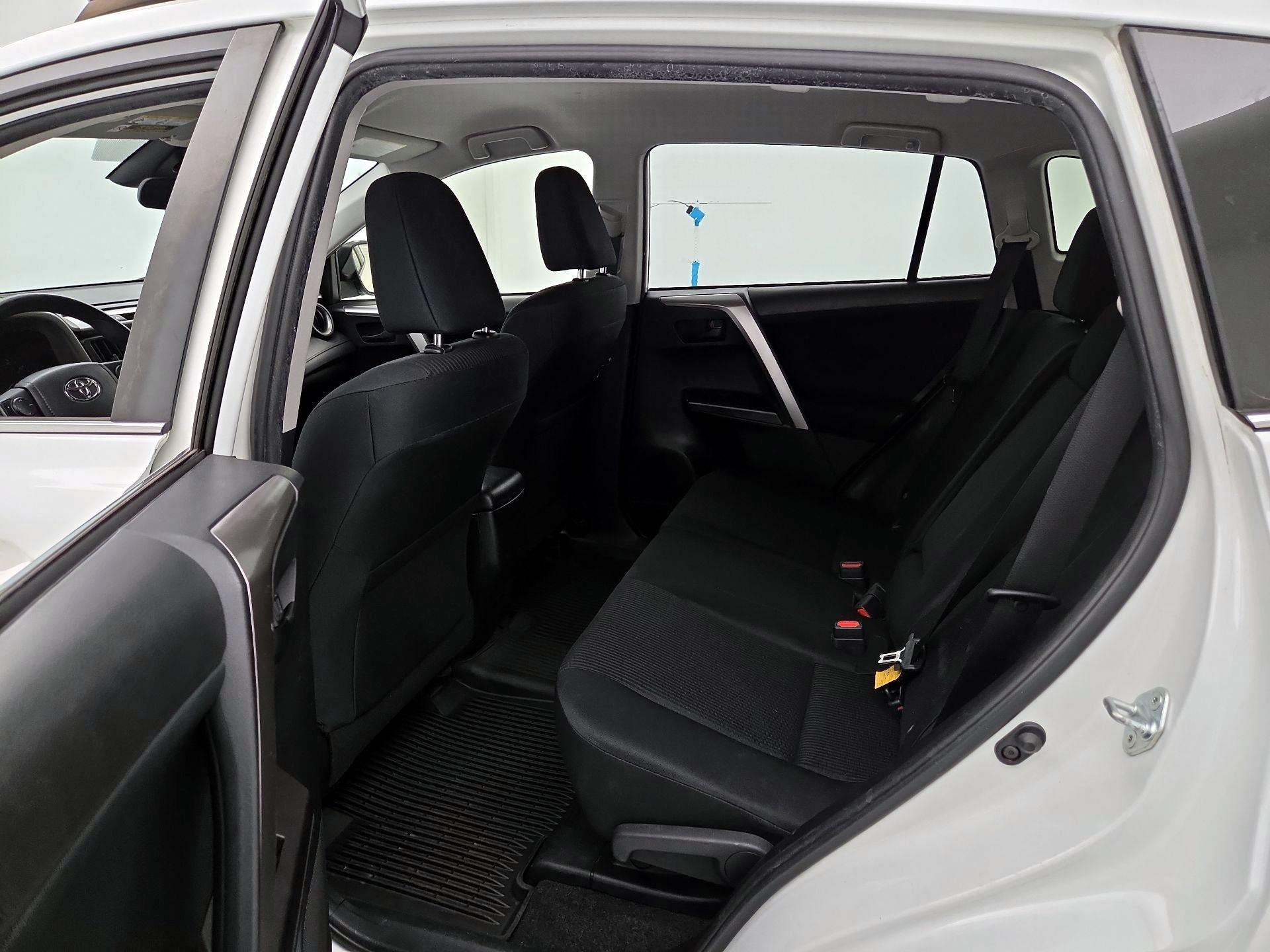 Thumbnail: 2018 Toyota RAV4 - 19