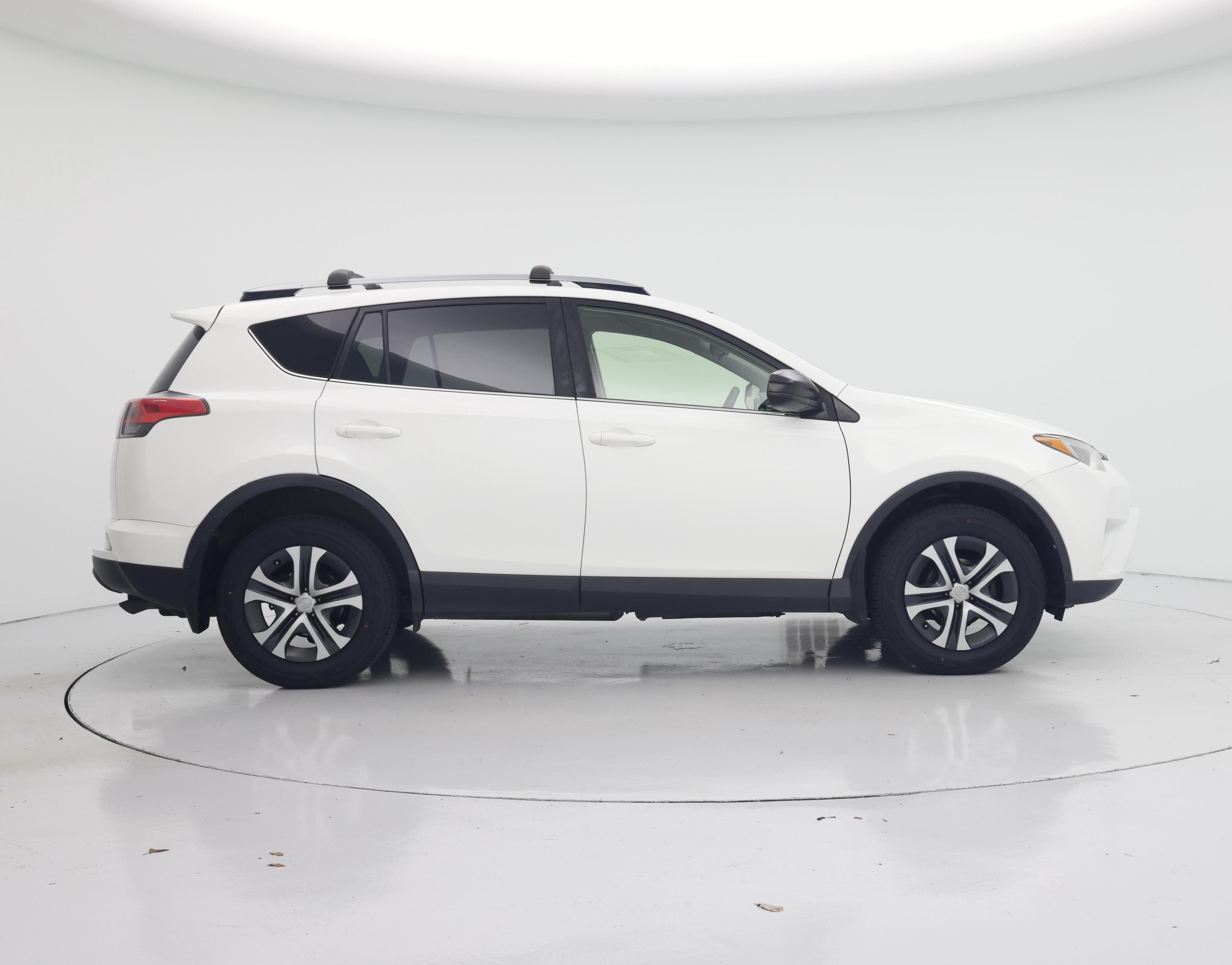 Thumbnail: 2018 Toyota RAV4 - 7