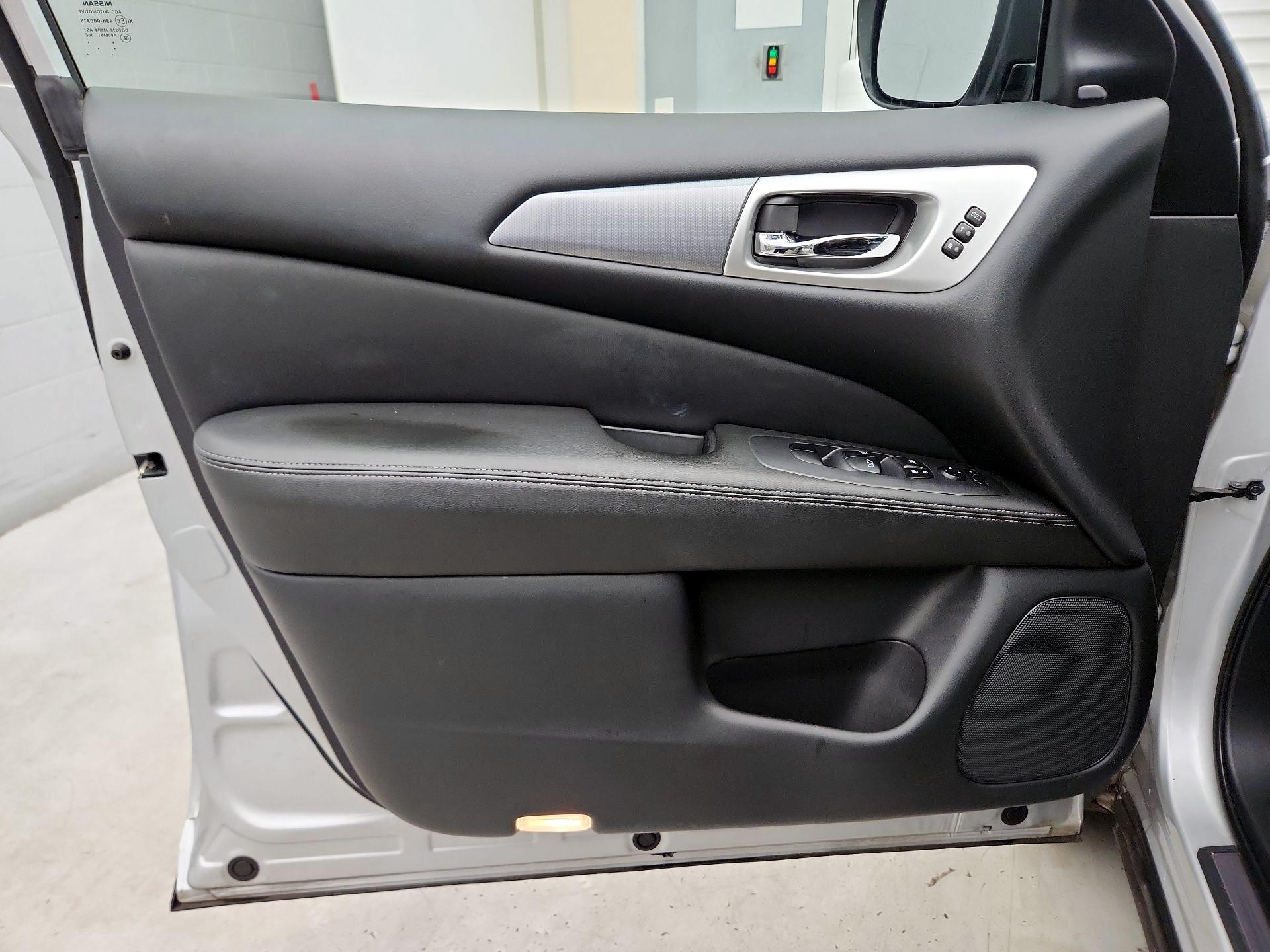 Thumbnail: 2019 Nissan Pathfinder - 12
