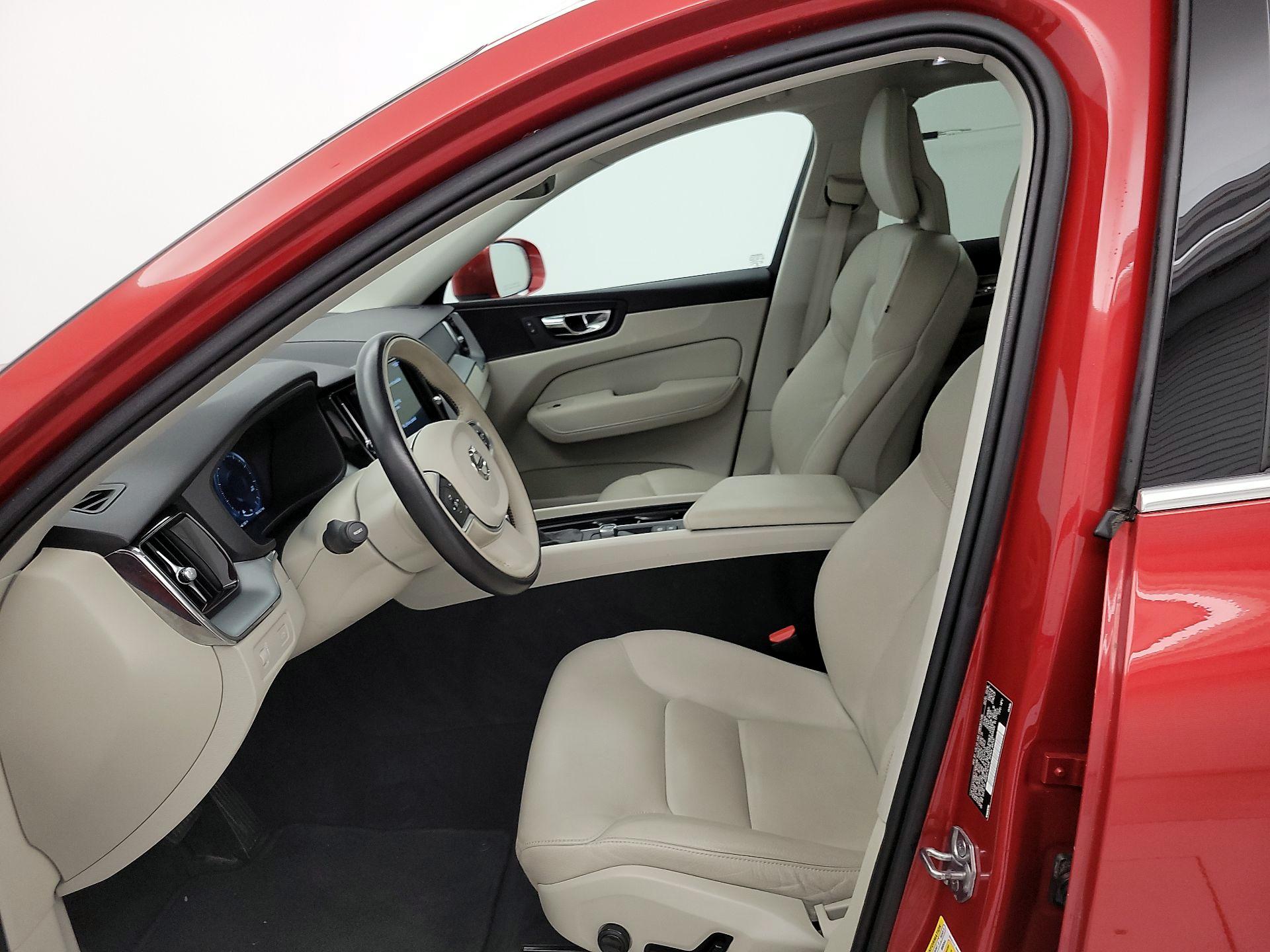 Thumbnail: 2018 Volvo XC60 - 11