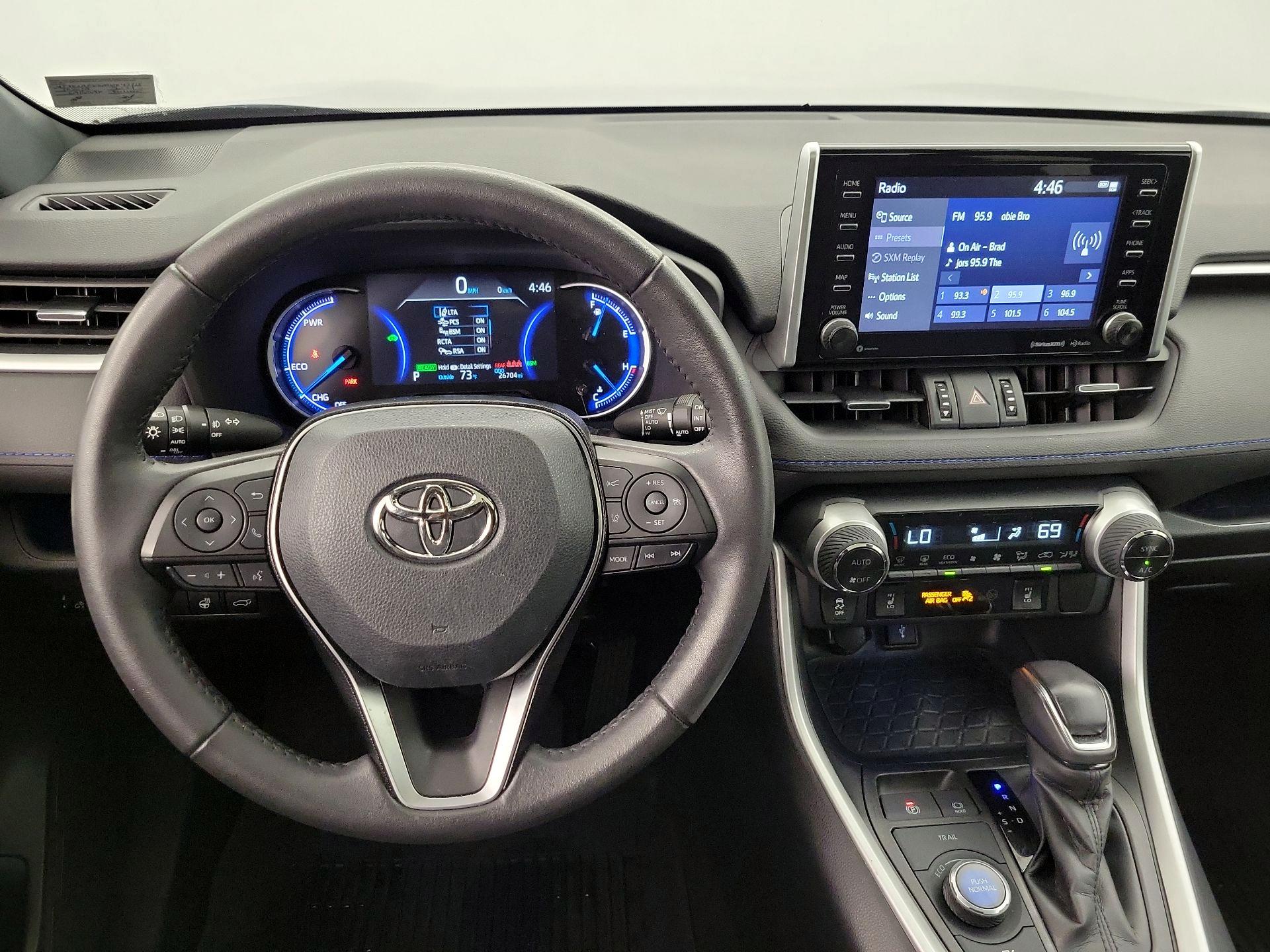 Thumbnail: 2021 Toyota RAV4 - 10