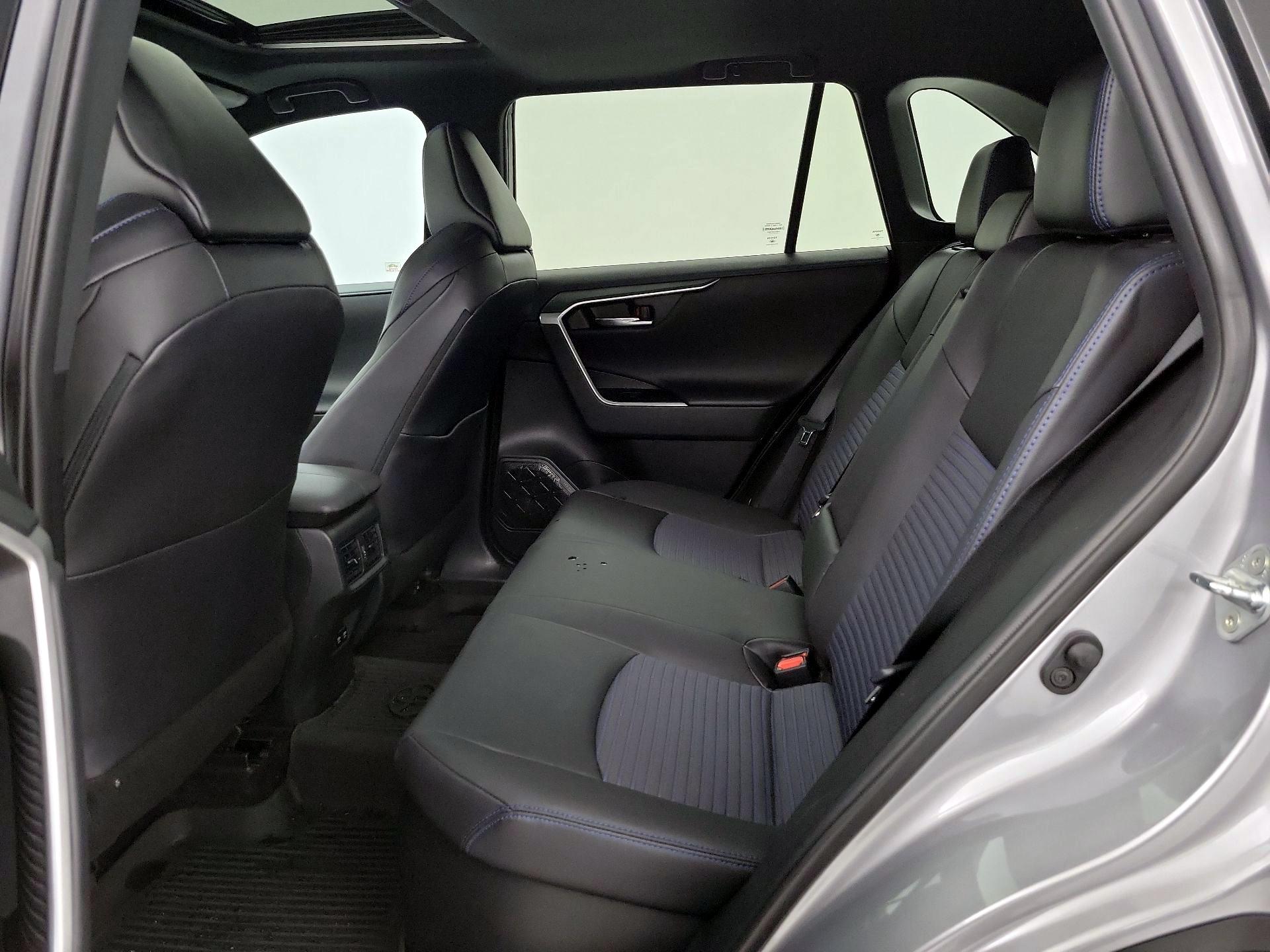 Thumbnail: 2021 Toyota RAV4 - 20