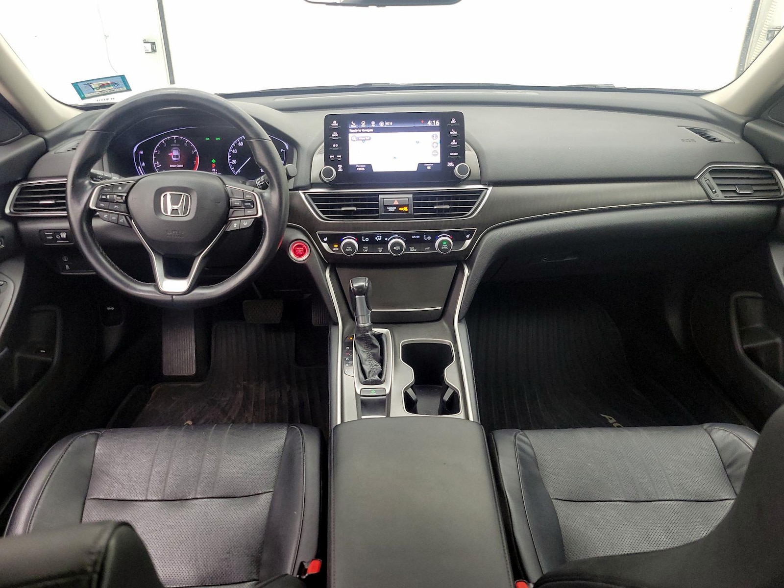 Apple CarPlay® & Android Auto™