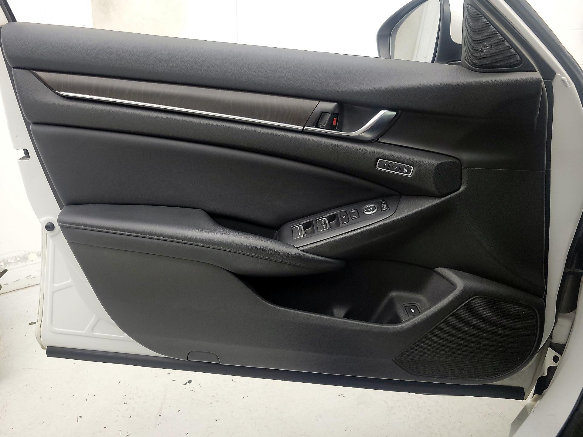 Thumbnail: 2018 Honda Accord - 12