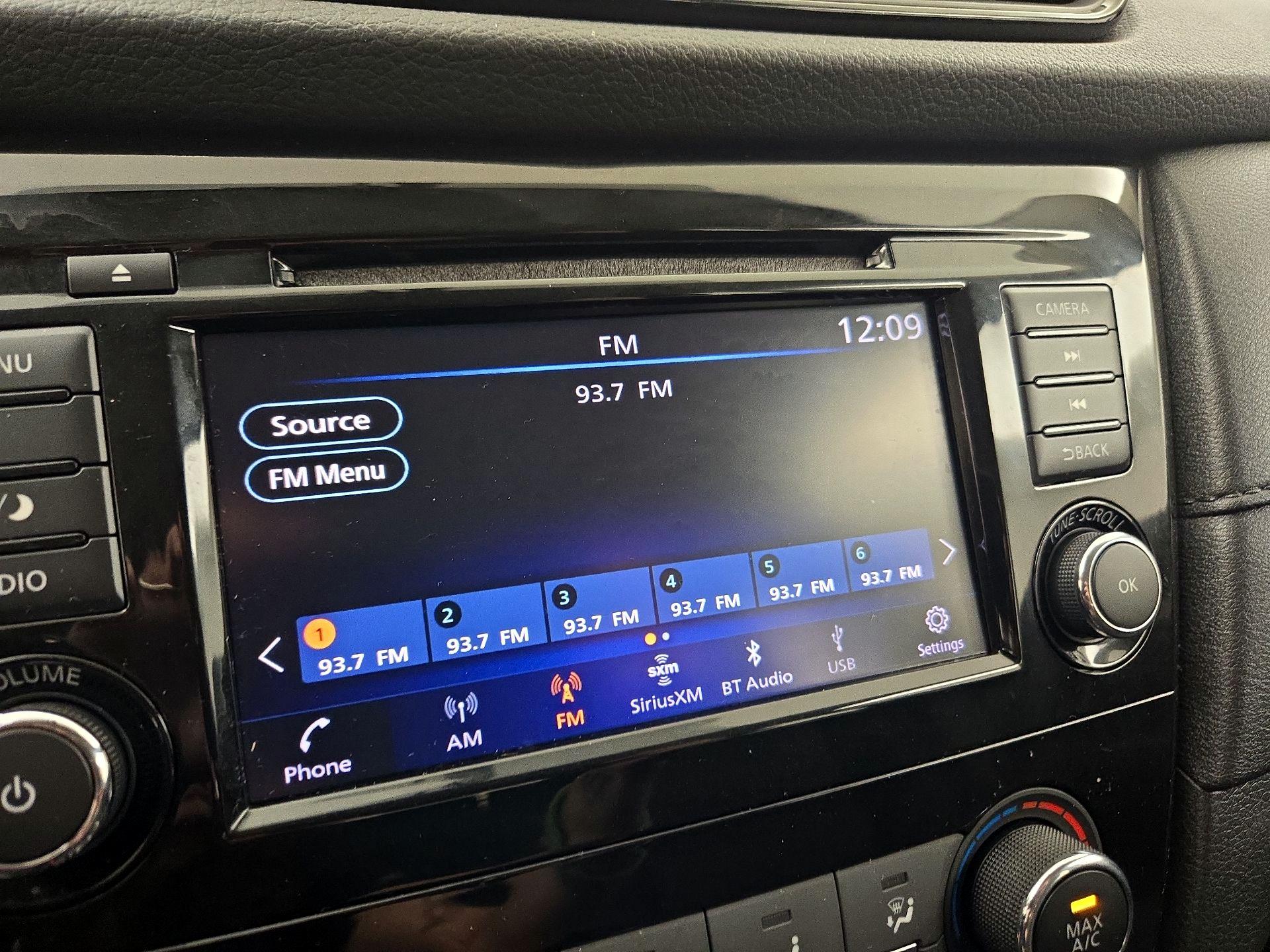 Thumbnail: 2018 Nissan Rogue - 14
