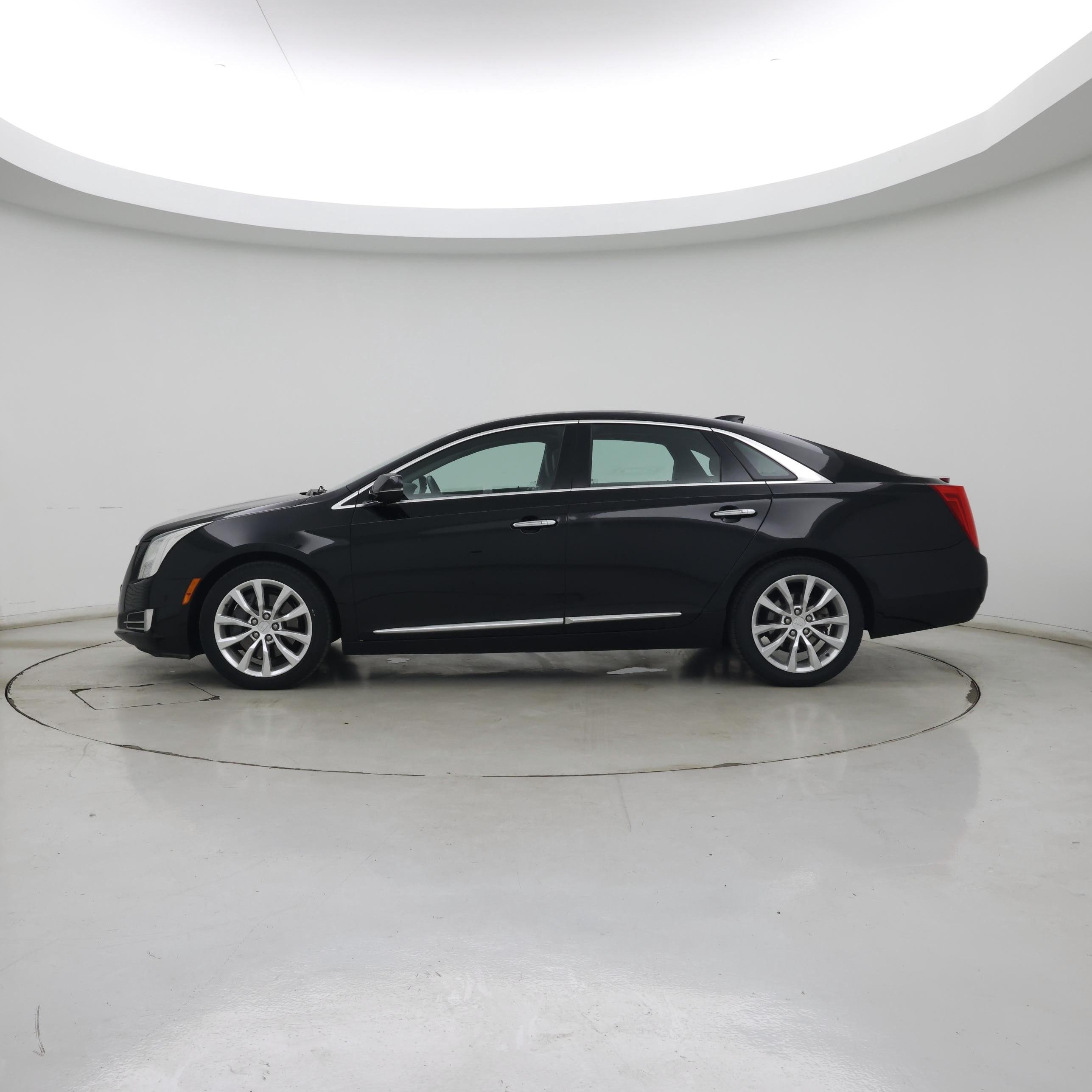 Thumbnail: 2016 Cadillac XTS - 3