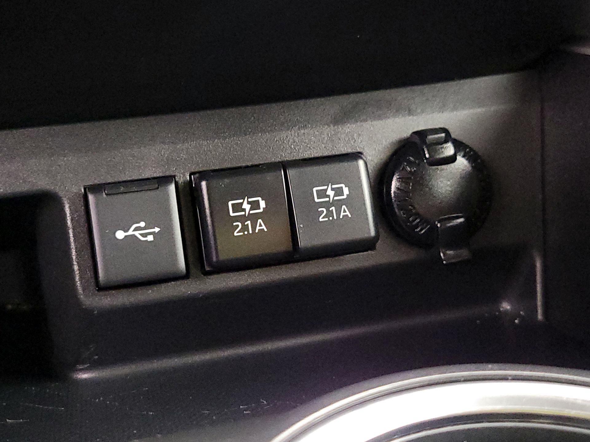 Thumbnail: 2021 Toyota Highlander - 18