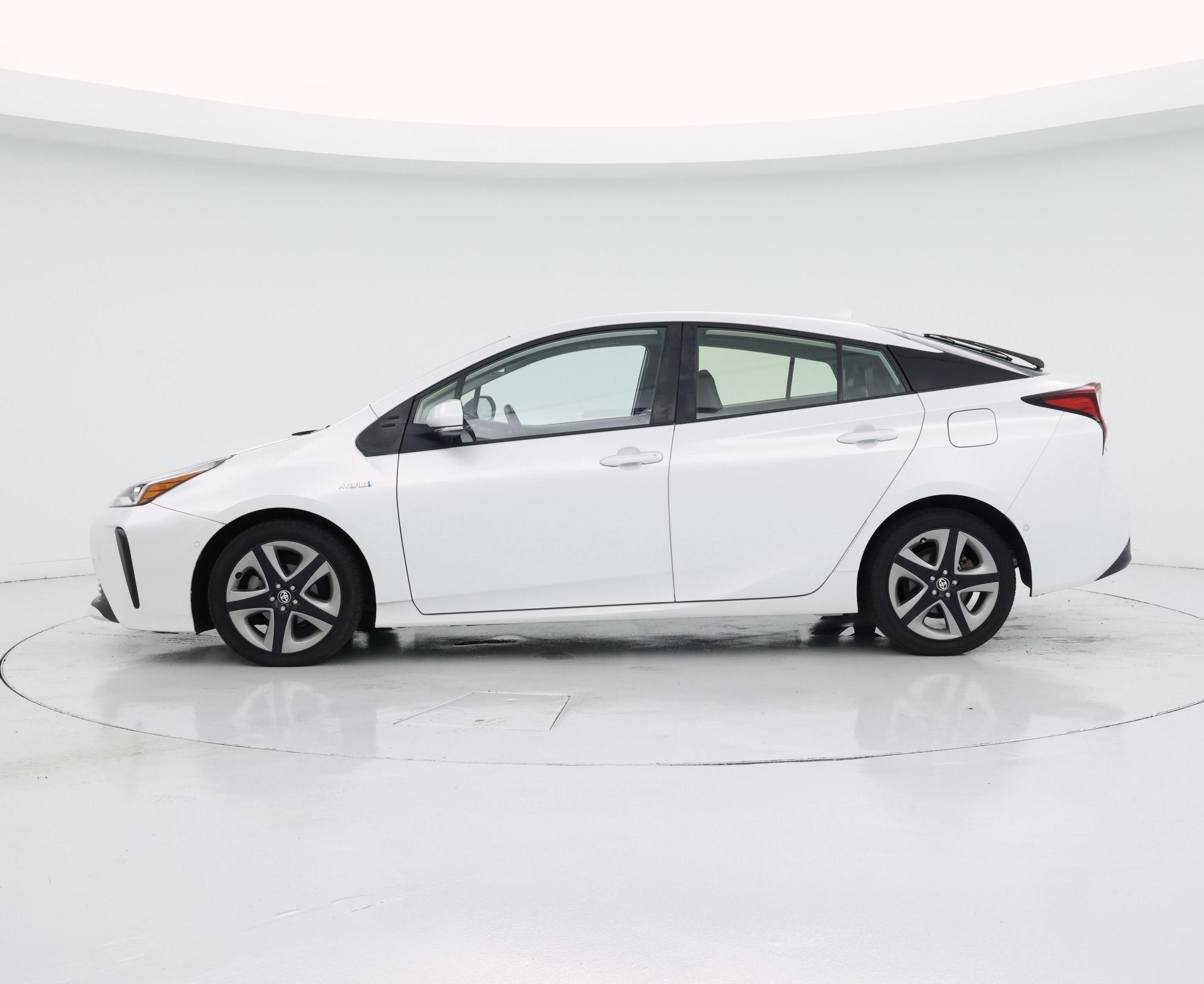 Thumbnail: 2021 Toyota Prius - 3