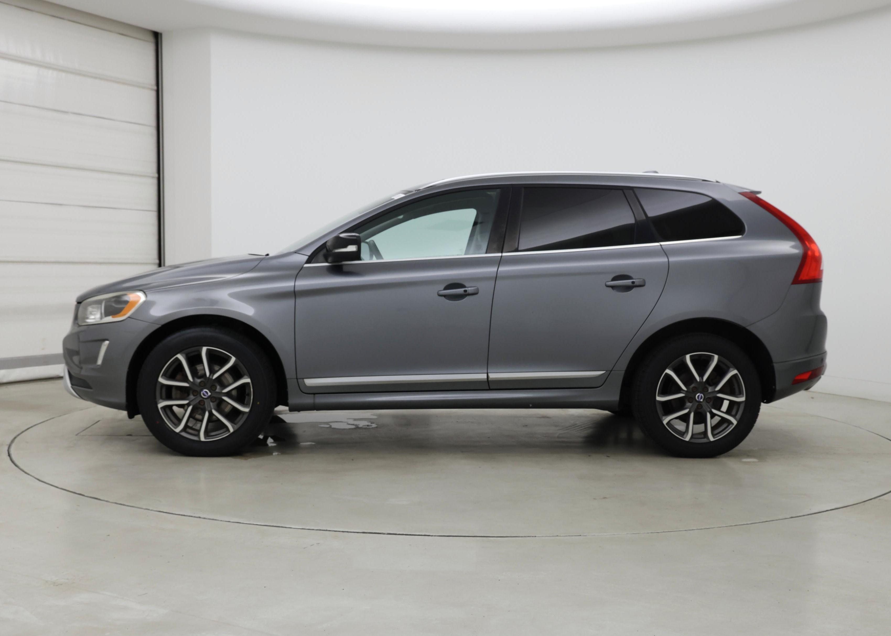 Thumbnail: 2017 Volvo XC60 - 3