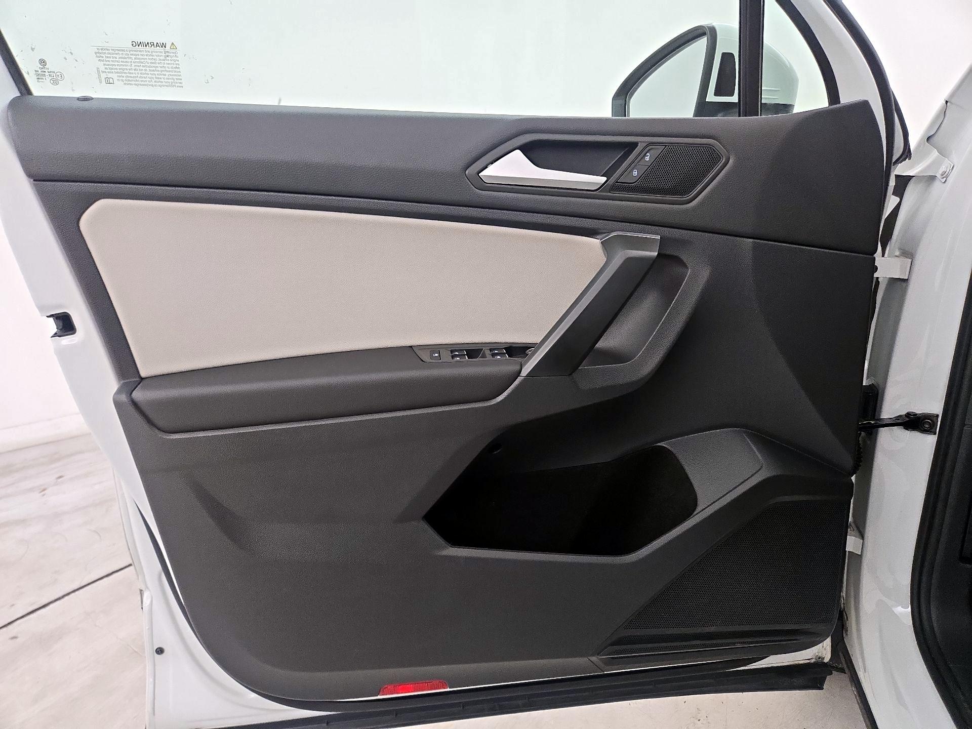 Thumbnail: 2021 Volkswagen Tiguan - 12