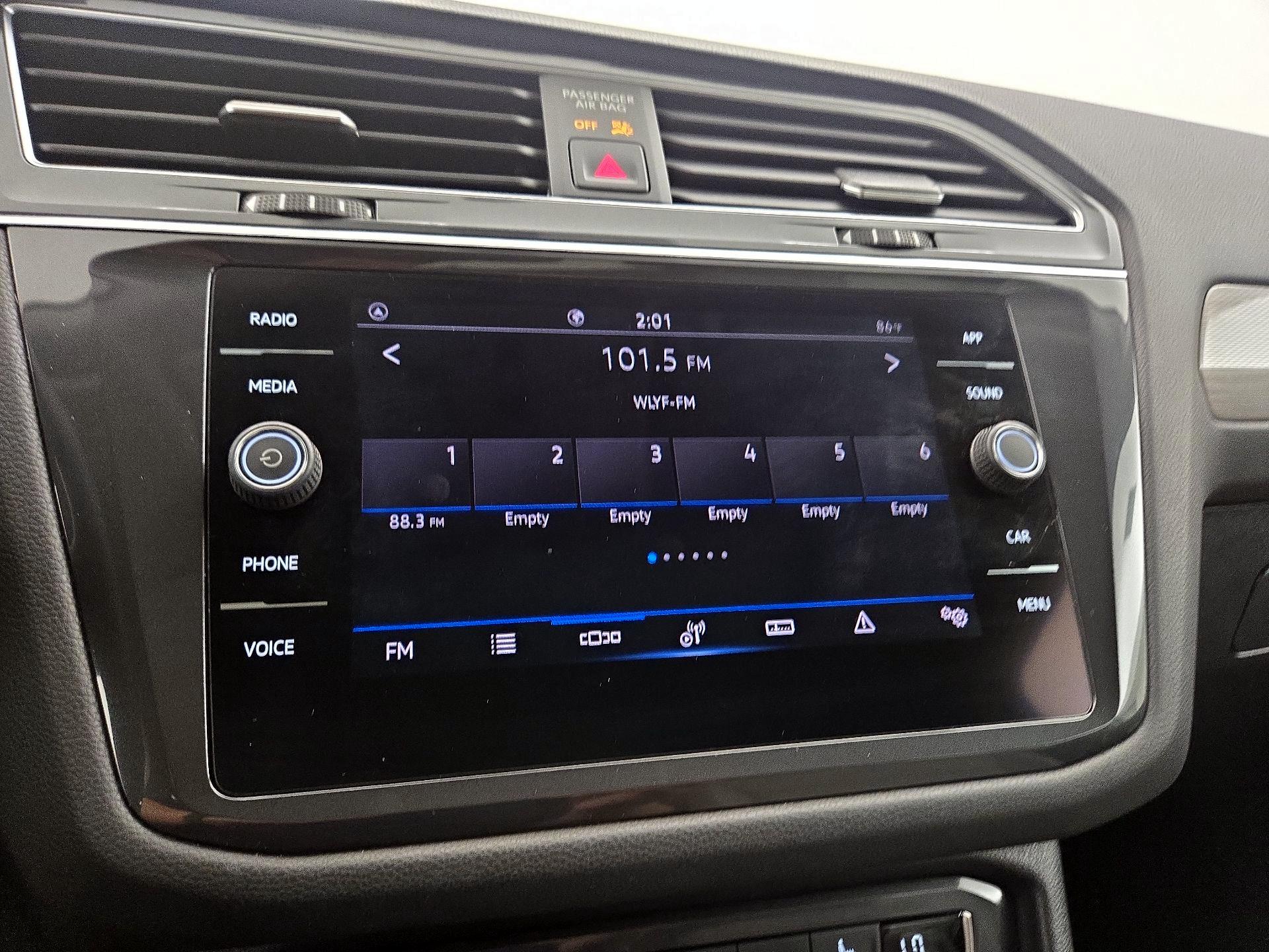 Thumbnail: 2021 Volkswagen Tiguan - 15