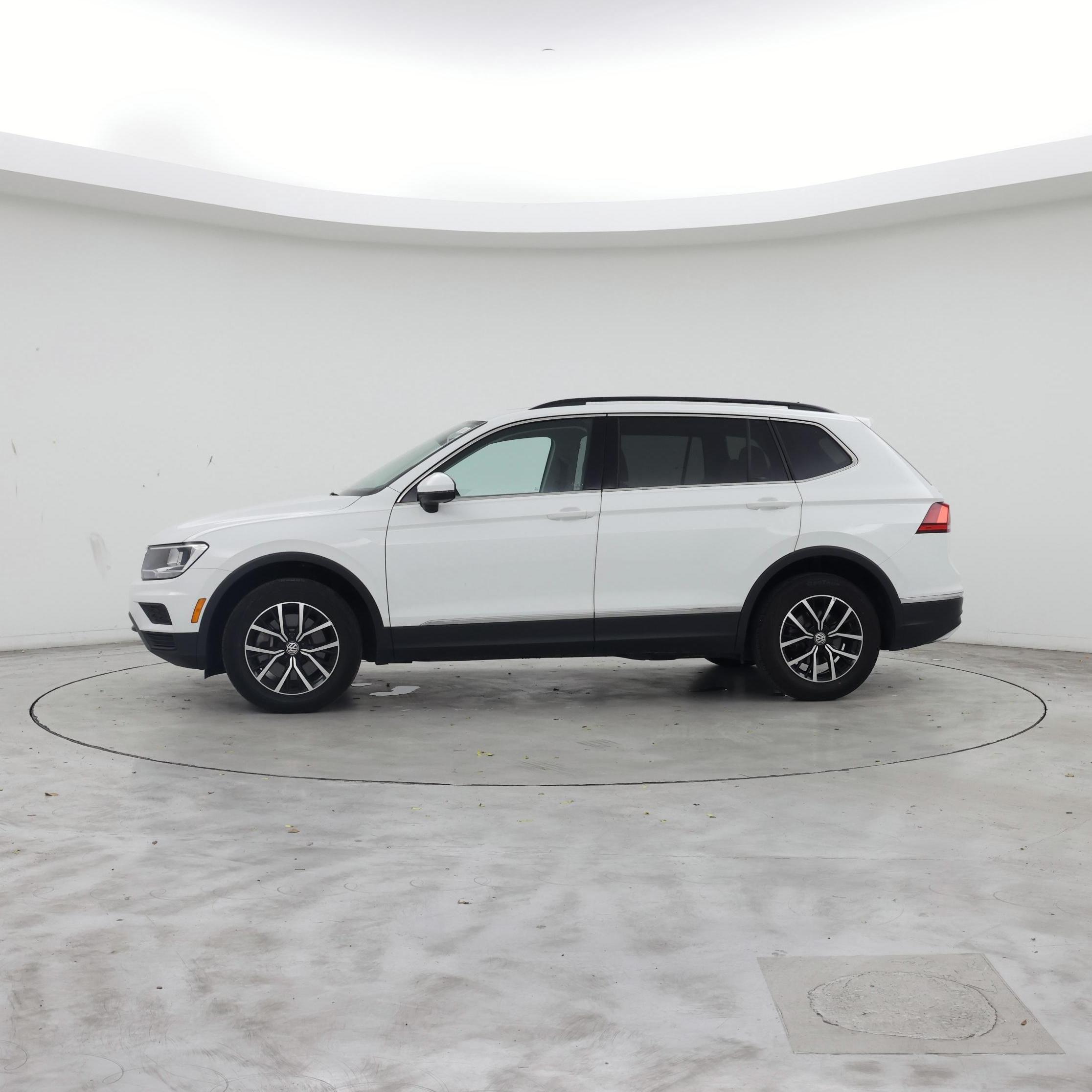 Thumbnail: 2021 Volkswagen Tiguan - 3