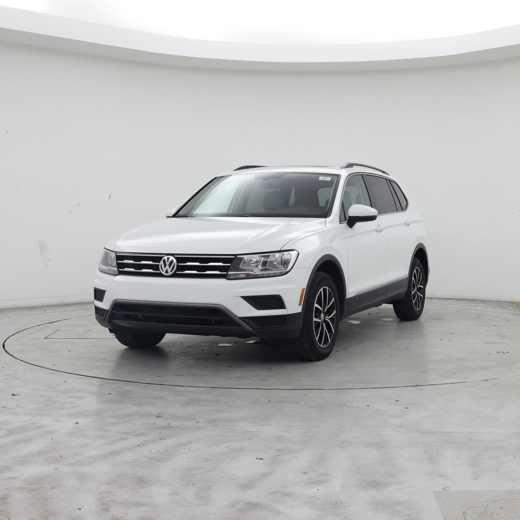 Thumbnail: 2021 Volkswagen Tiguan - 4