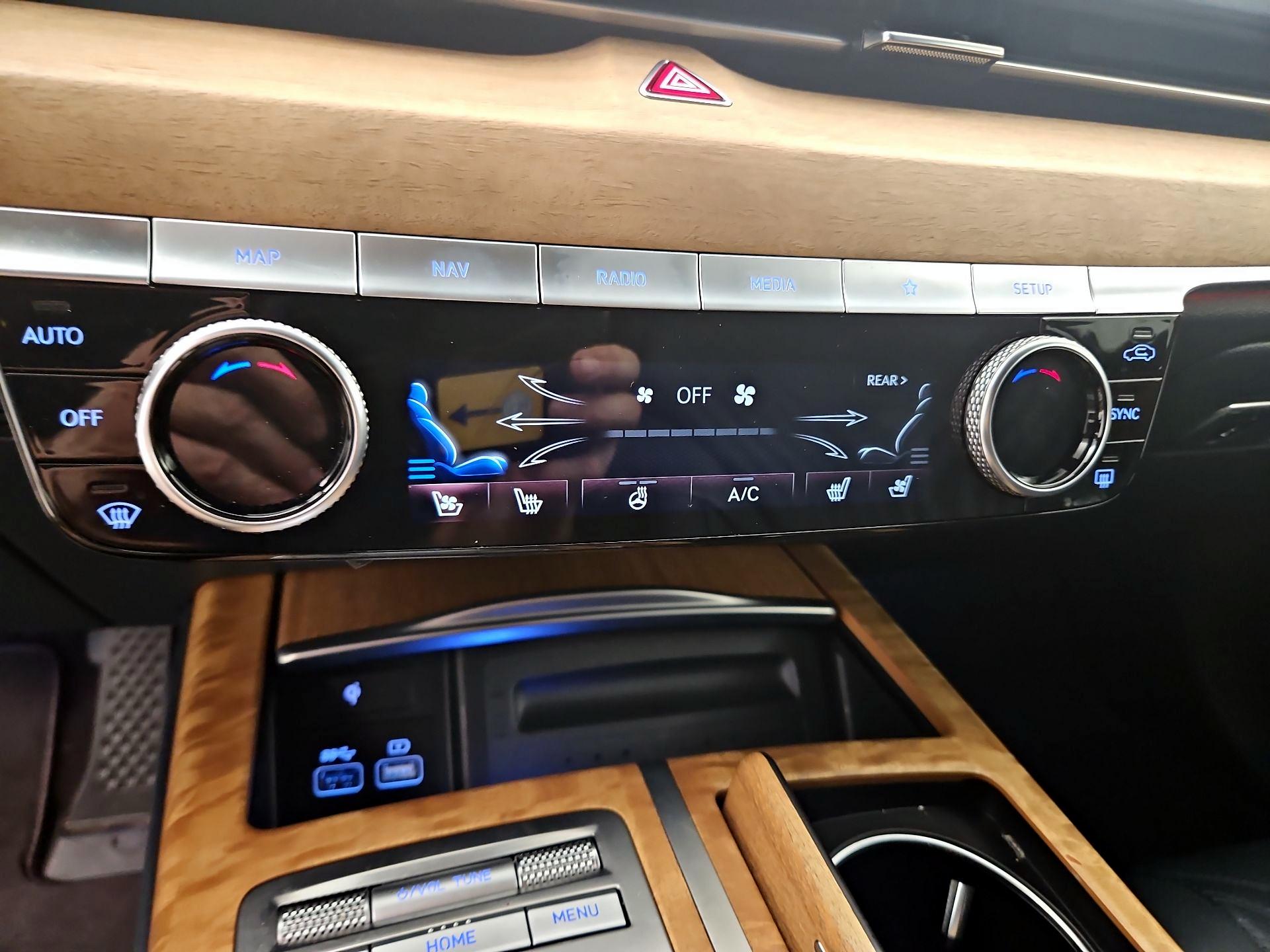 Thumbnail: 2021 Genesis G80 - 17