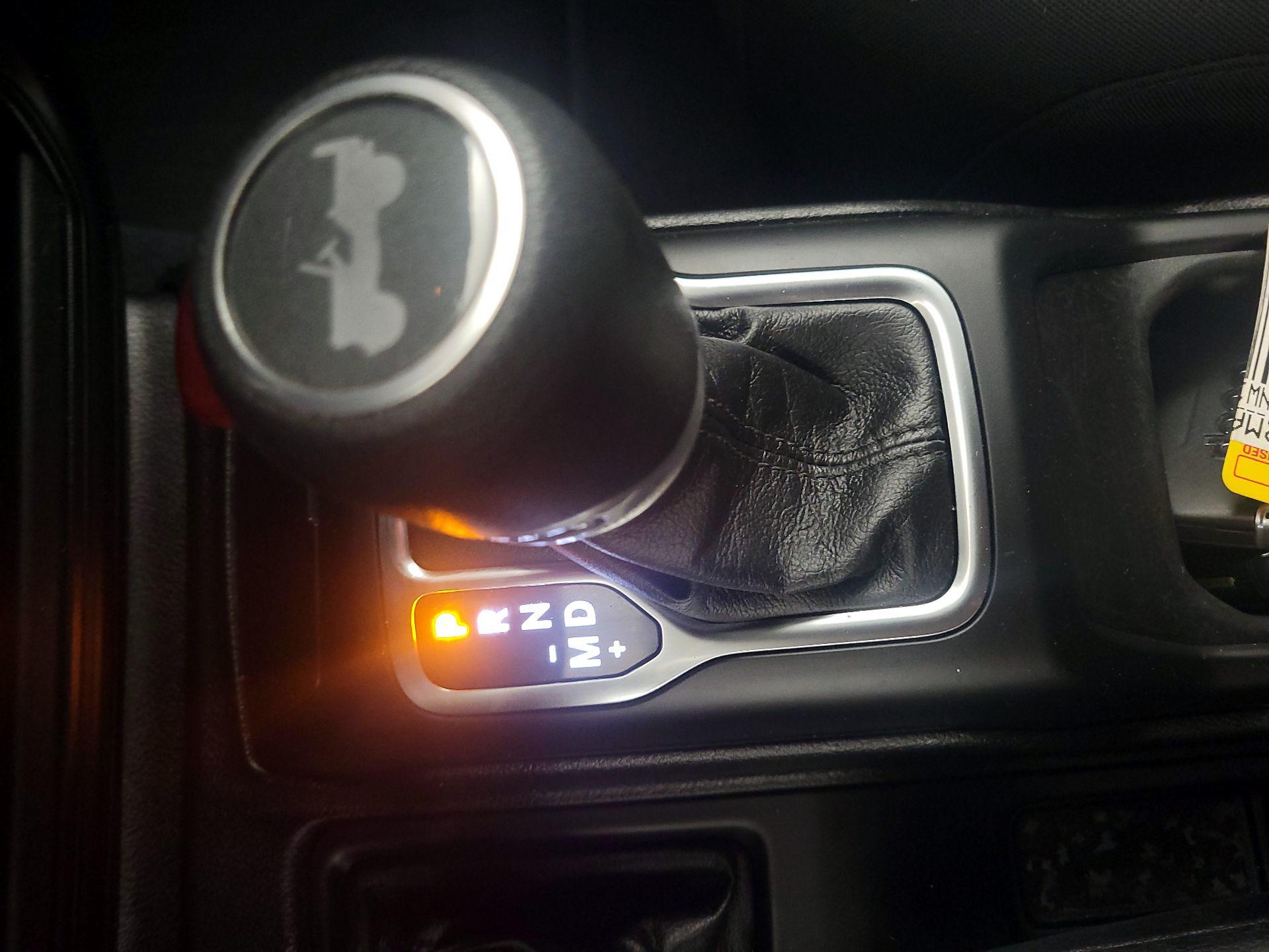 Thumbnail: 2022 Jeep Wrangler - 16