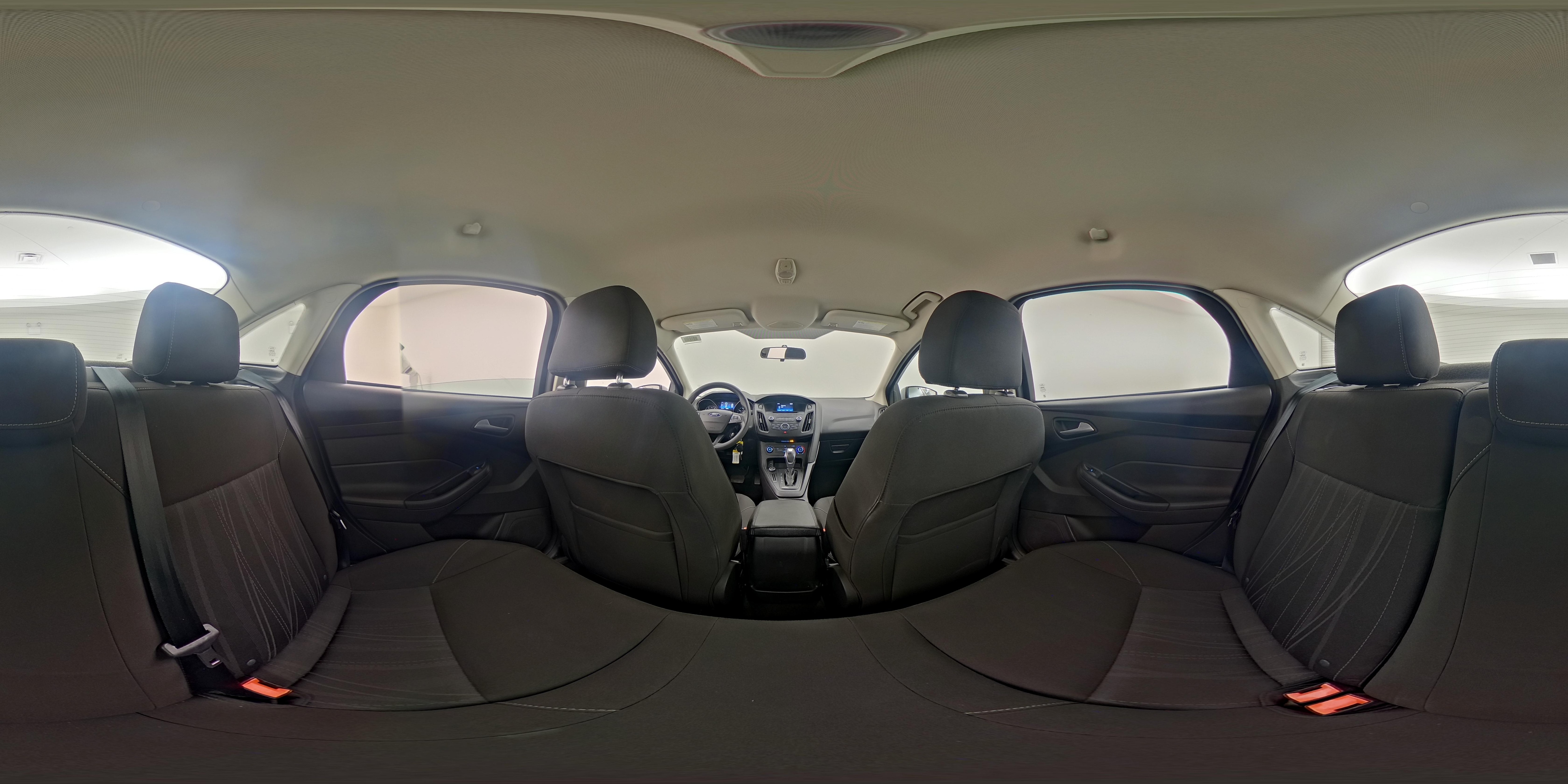 2015 Ford Focus SE - Photo 25