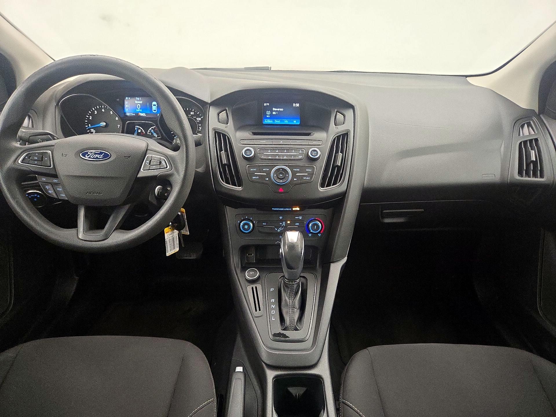 Thumbnail: 2015 Ford Focus - 9