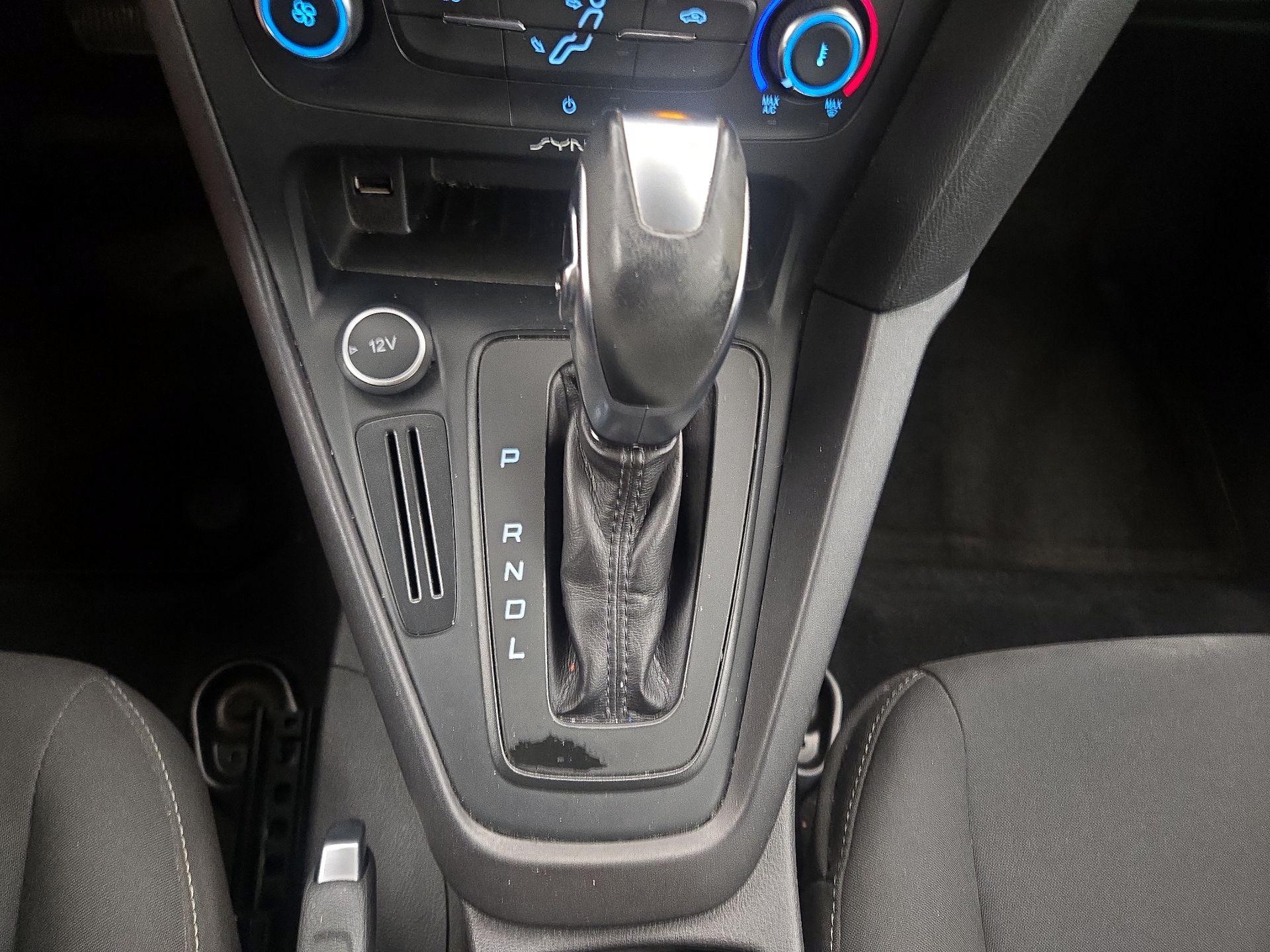 Thumbnail: 2015 Ford Focus - 17