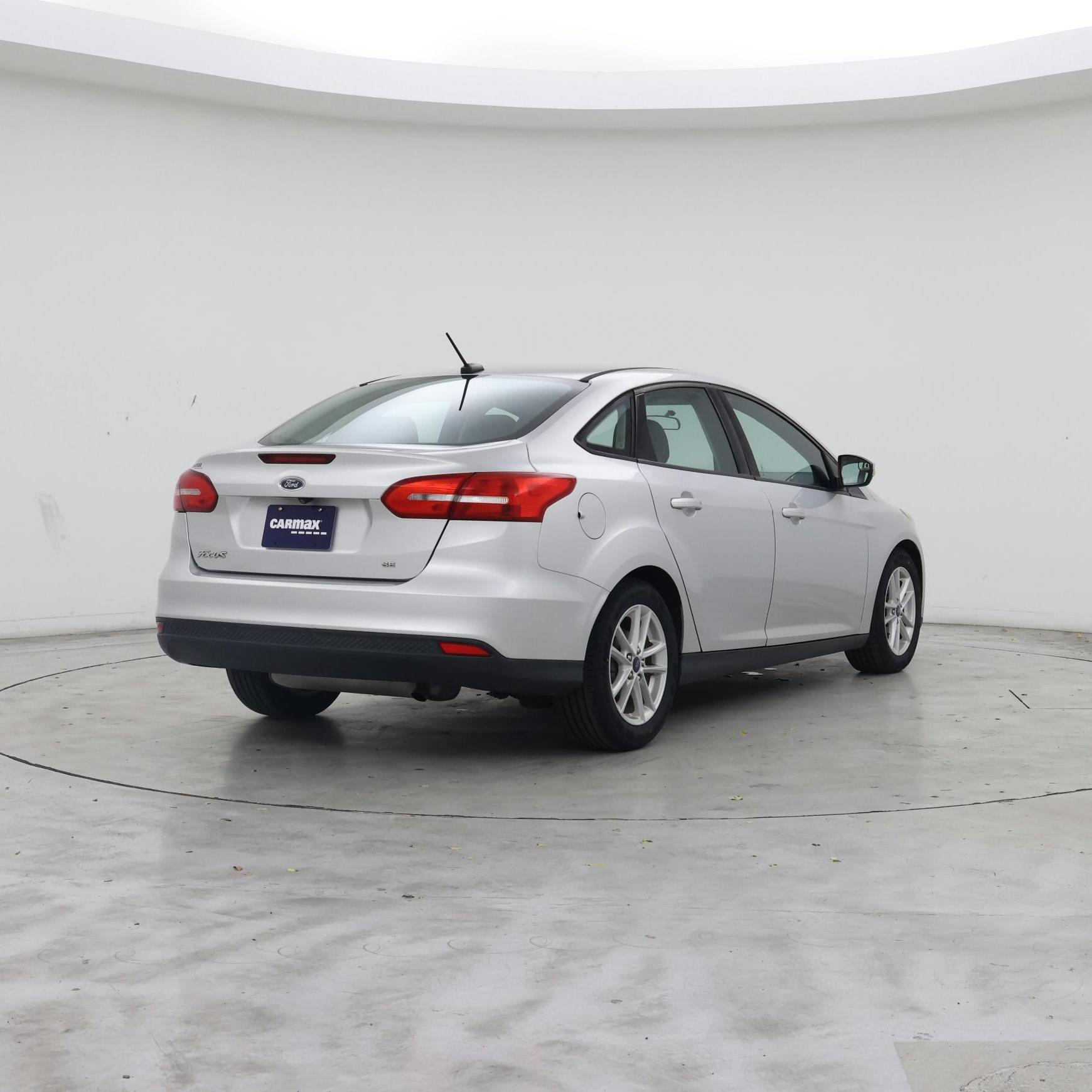 Thumbnail: 2015 Ford Focus - 8