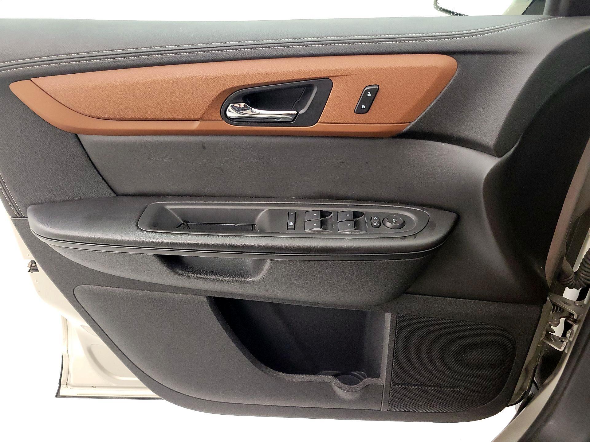 Thumbnail: 2017 Chevrolet Traverse - 12