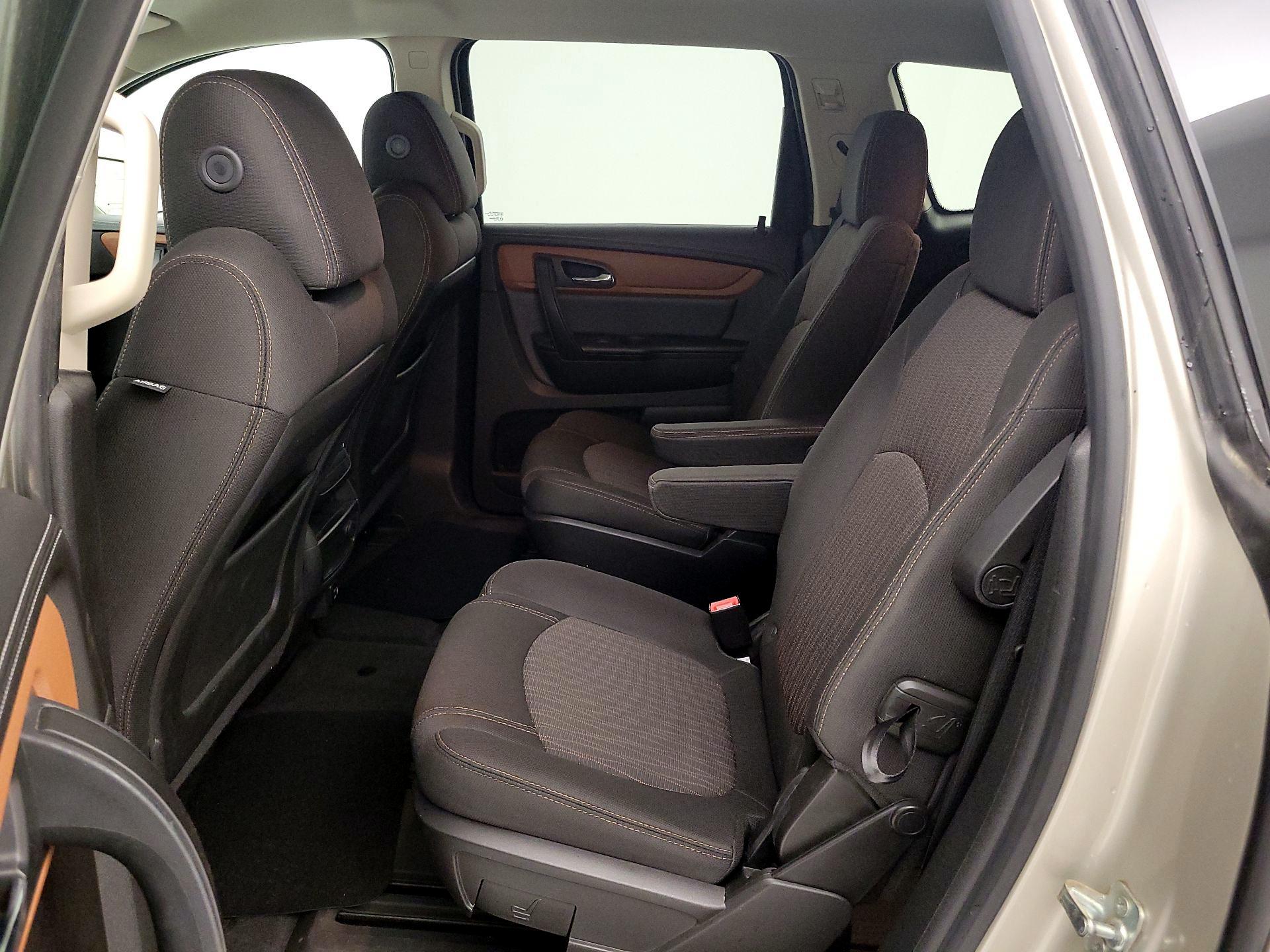 Thumbnail: 2017 Chevrolet Traverse - 19