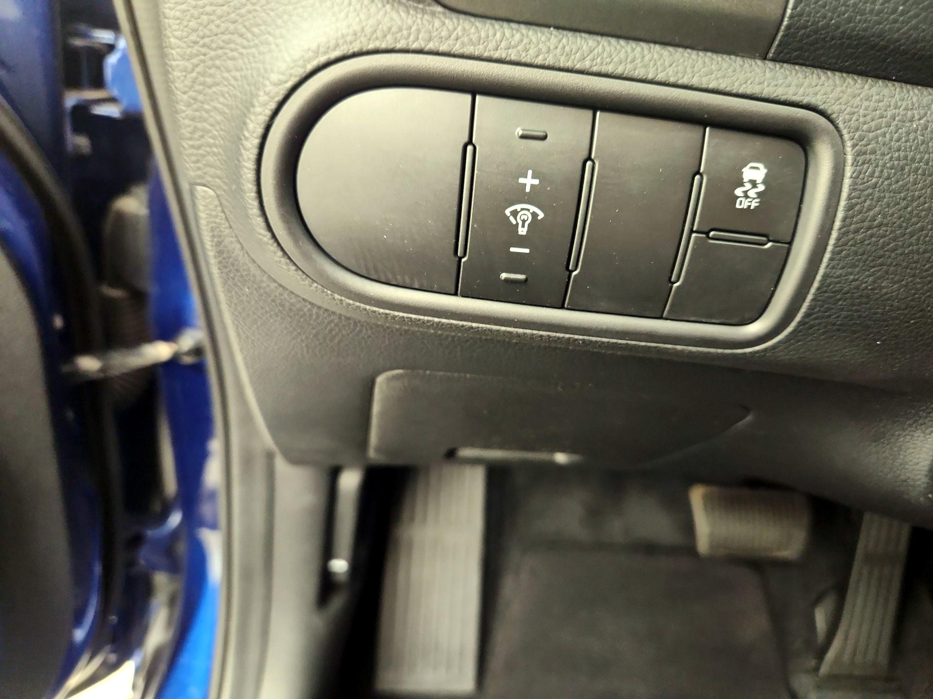 Thumbnail: 2018 Kia Forte - 13