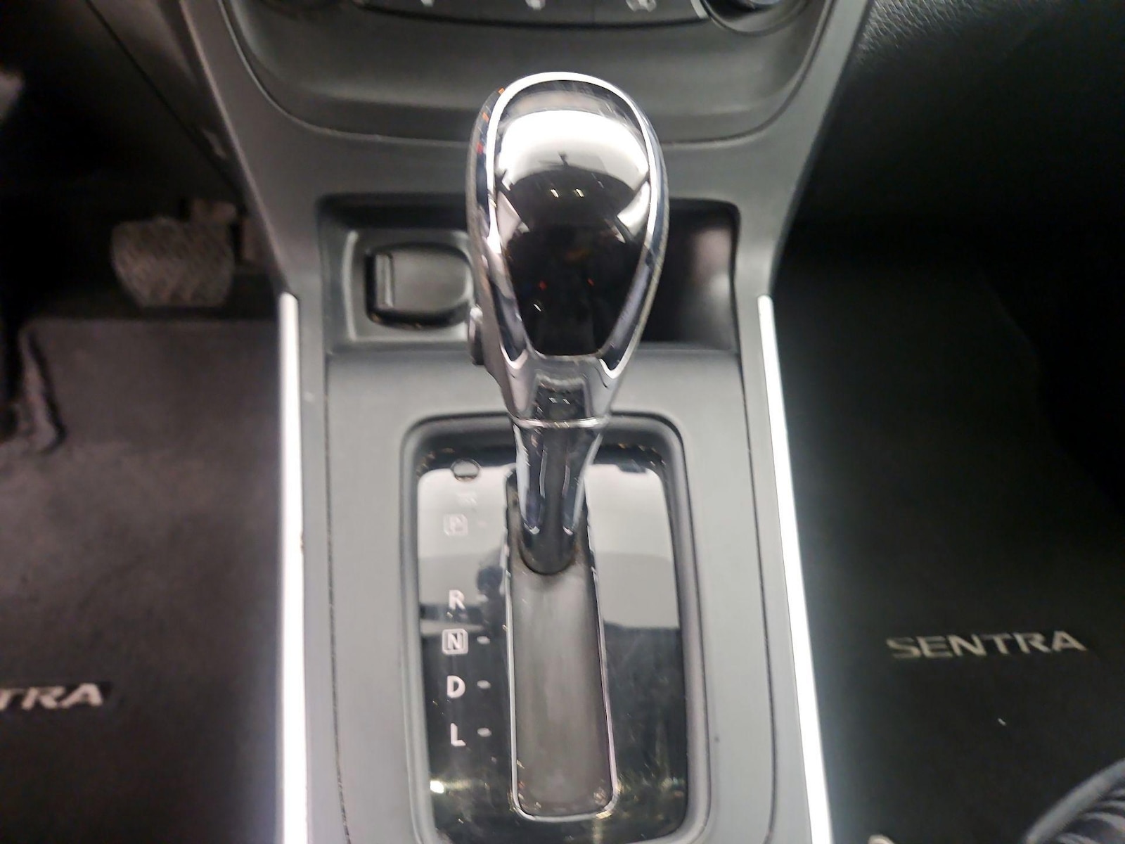 2017 Nissan Sentra SV - Photo 18