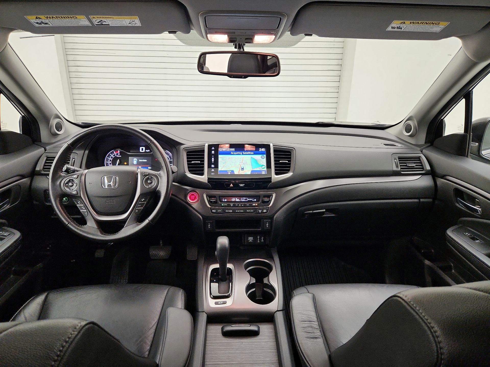 Thumbnail: 2017 Honda Pilot - 9