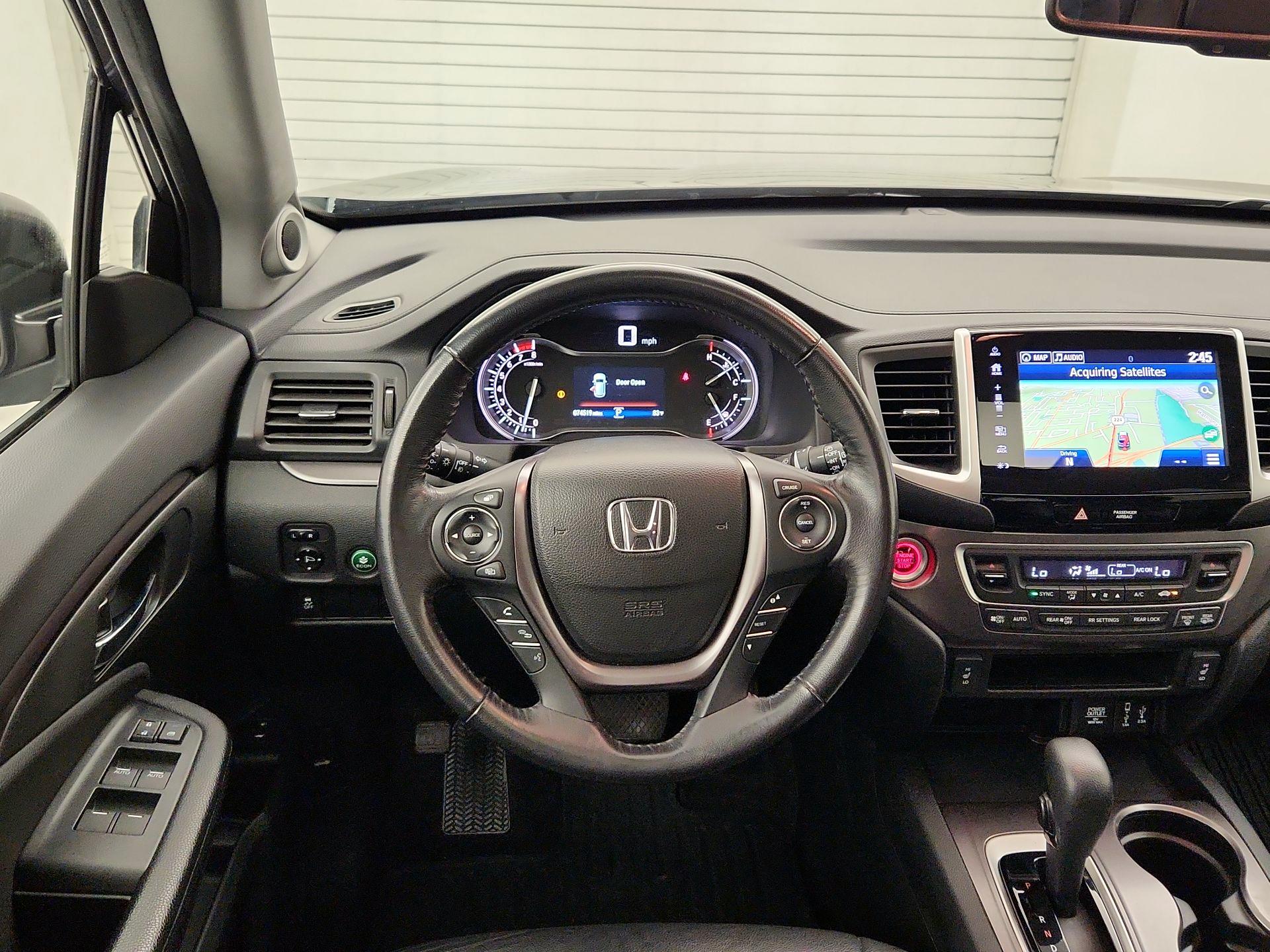 Thumbnail: 2017 Honda Pilot - 10