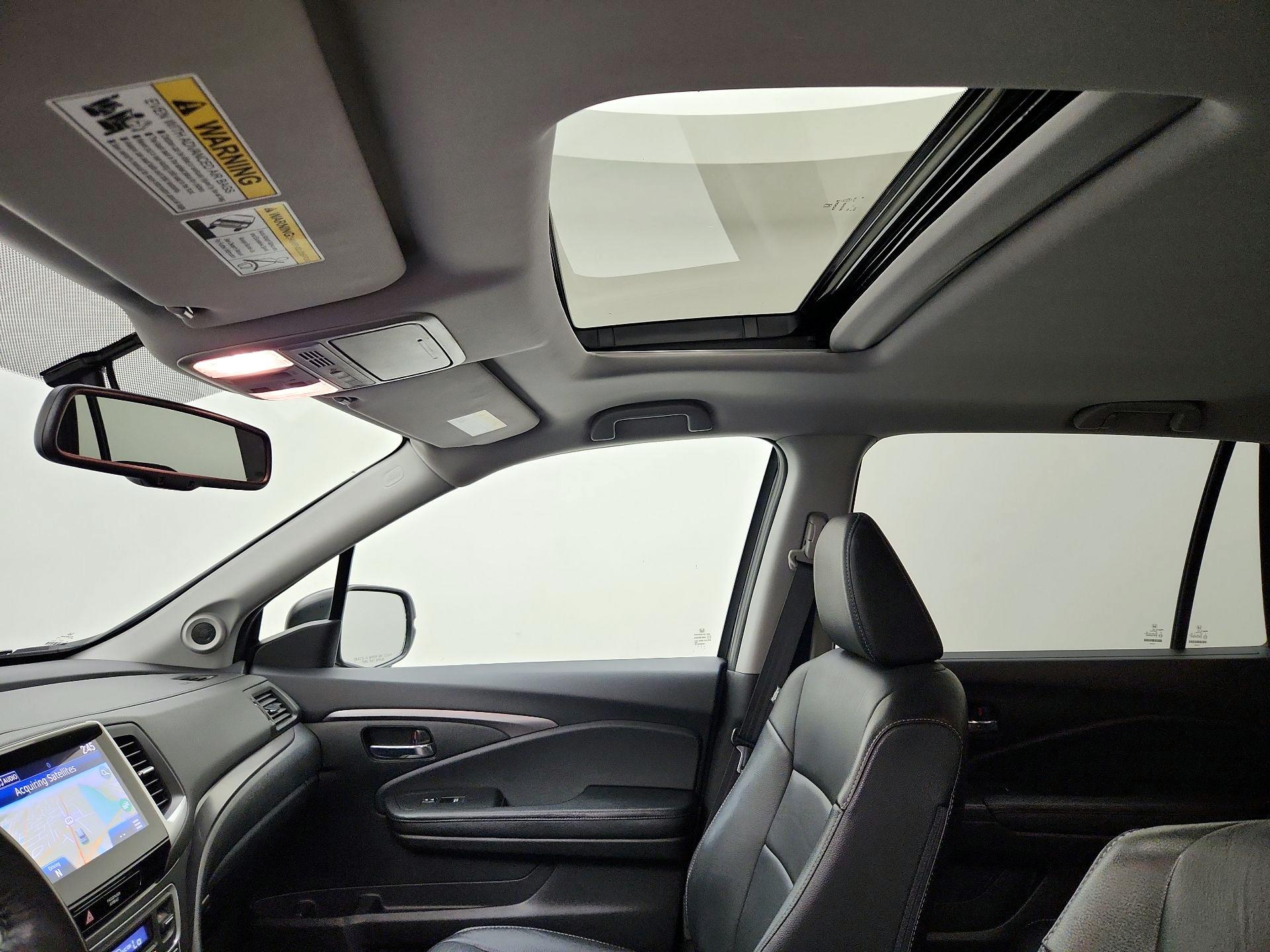 Thumbnail: 2017 Honda Pilot - 20