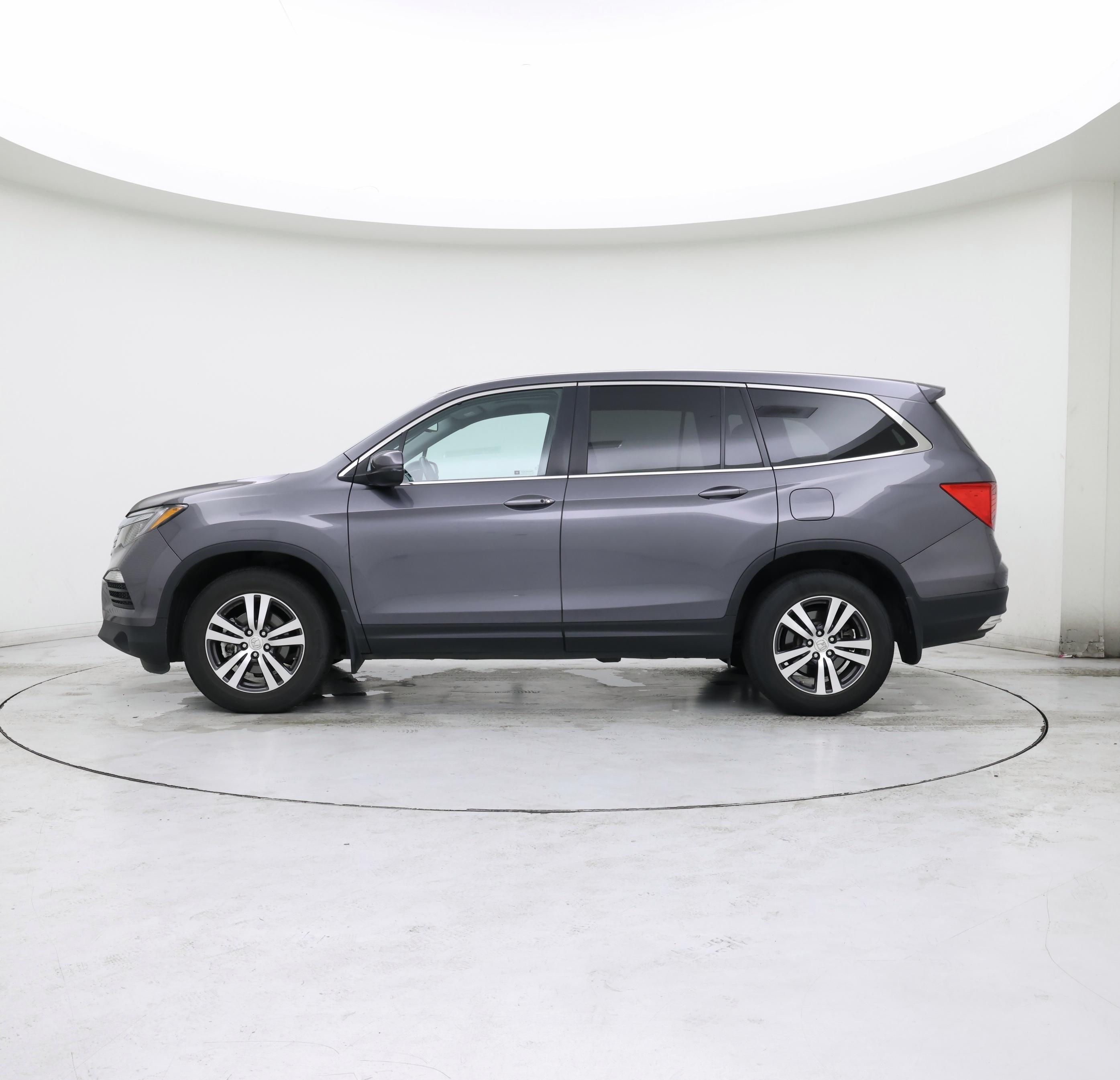 Thumbnail: 2017 Honda Pilot - 3