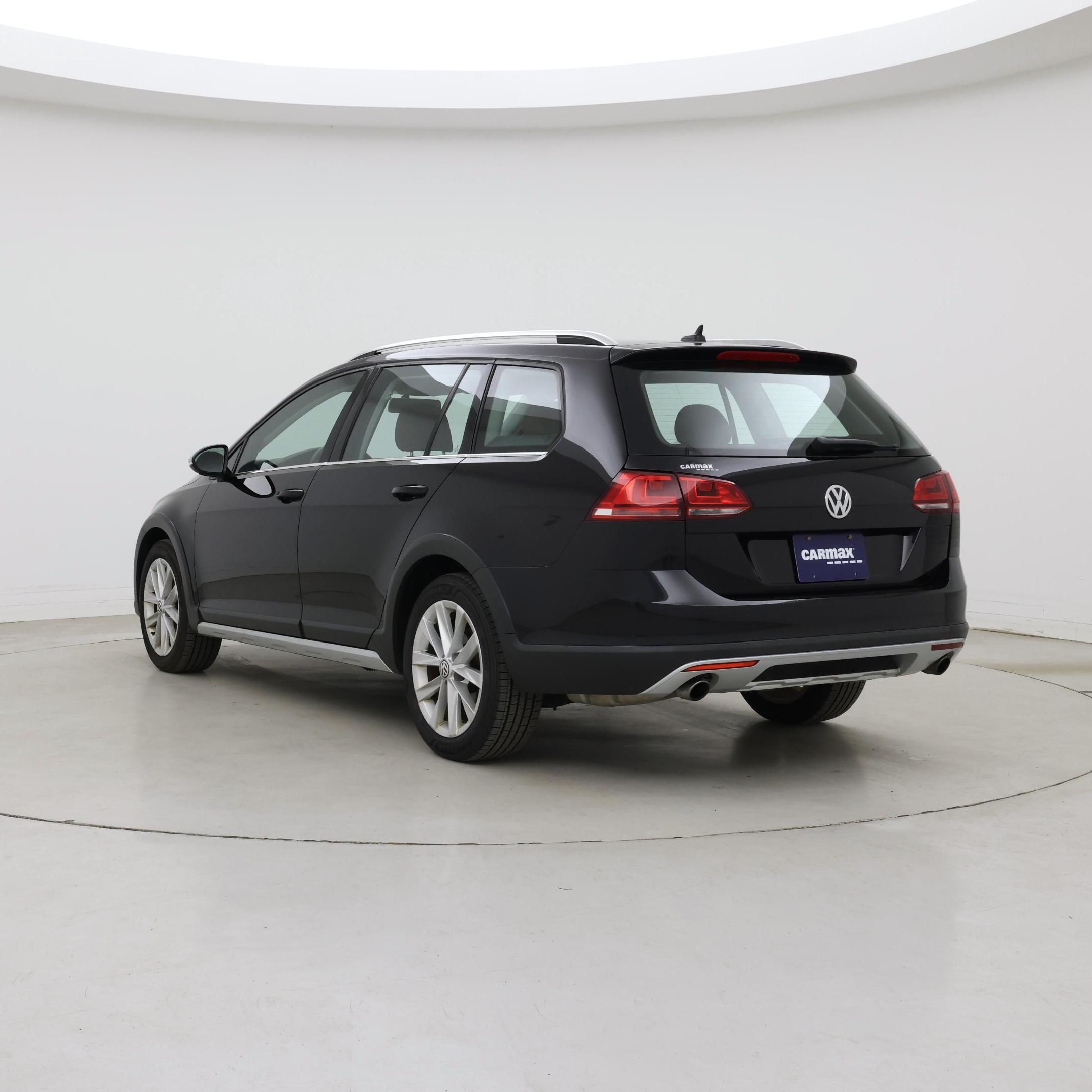 Thumbnail: 2017 Volkswagen Golf - 2