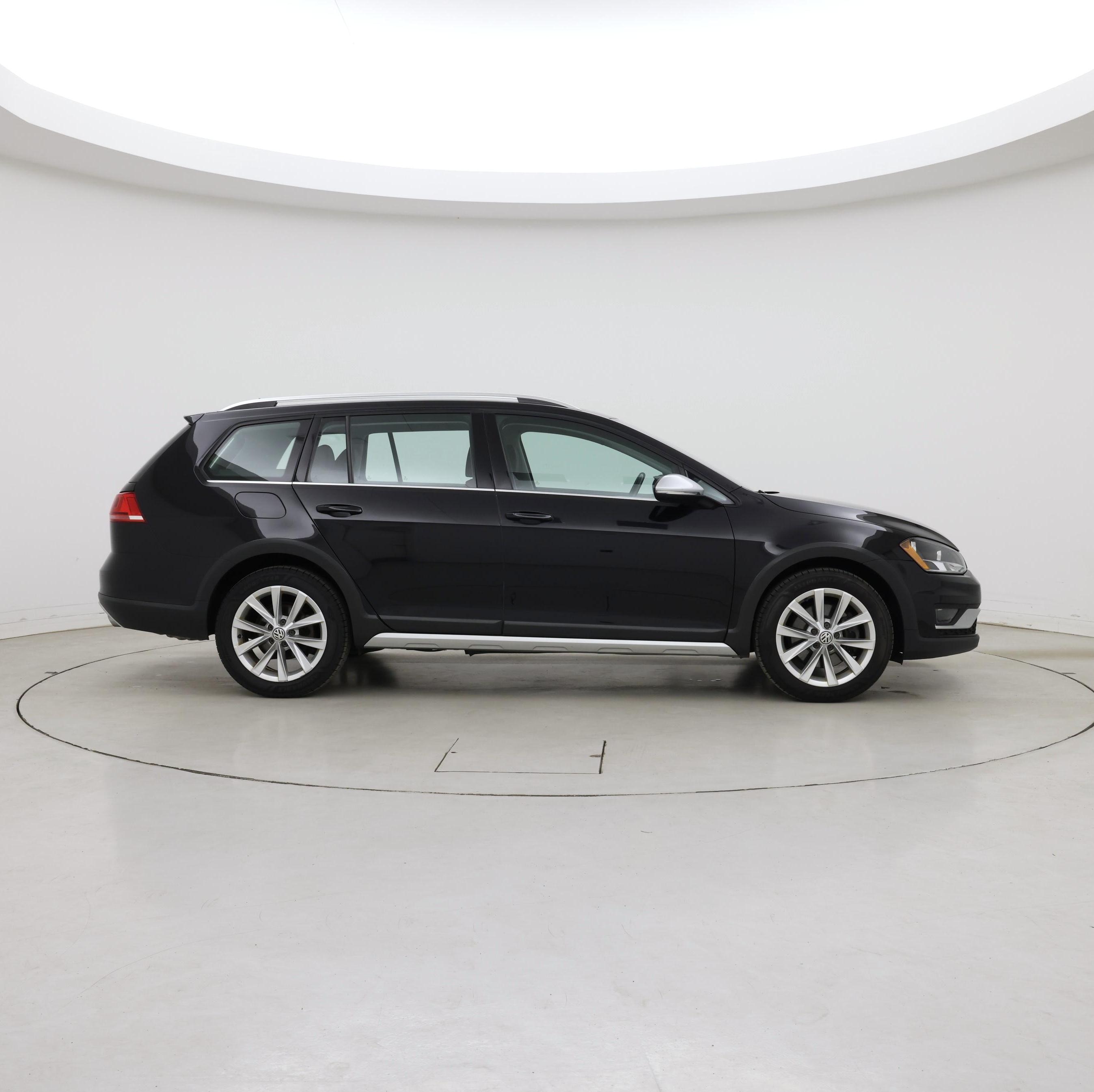 Thumbnail: 2017 Volkswagen Golf - 7