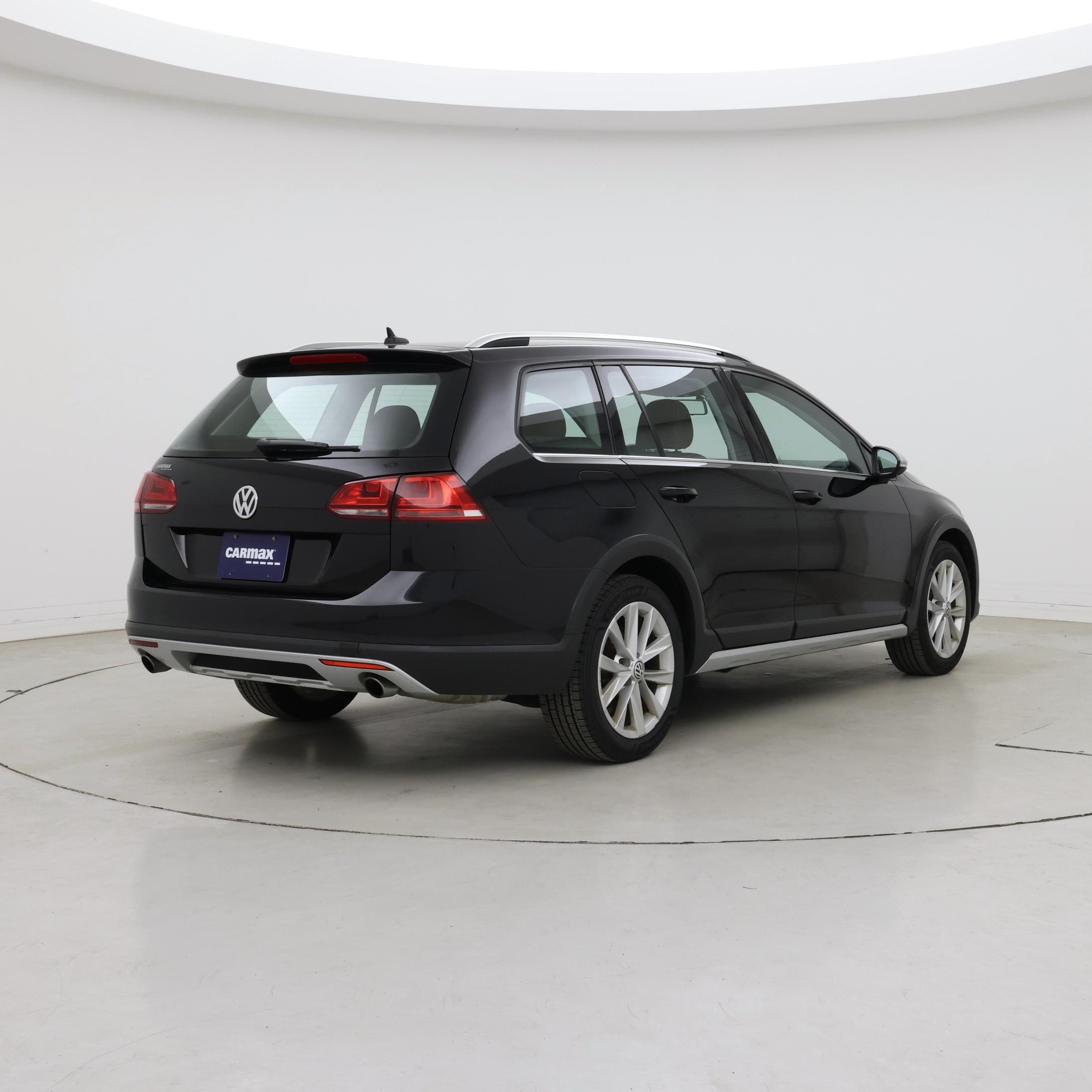 Thumbnail: 2017 Volkswagen Golf - 8