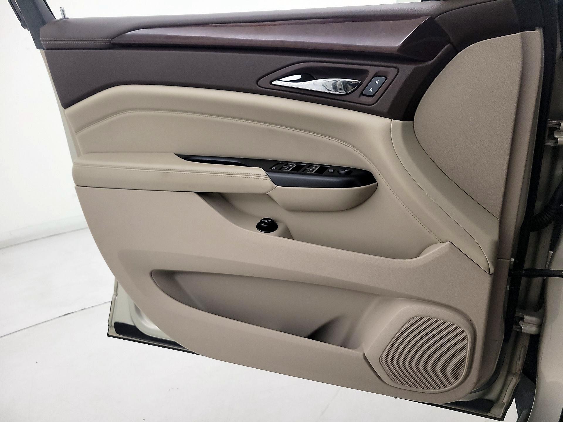 Thumbnail: 2016 Cadillac SRX - 12