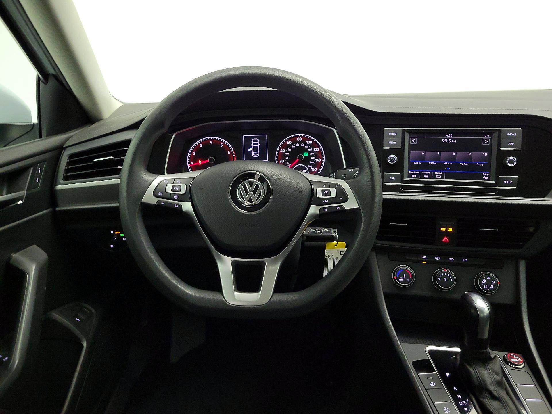Thumbnail: 2019 Volkswagen Jetta - 10