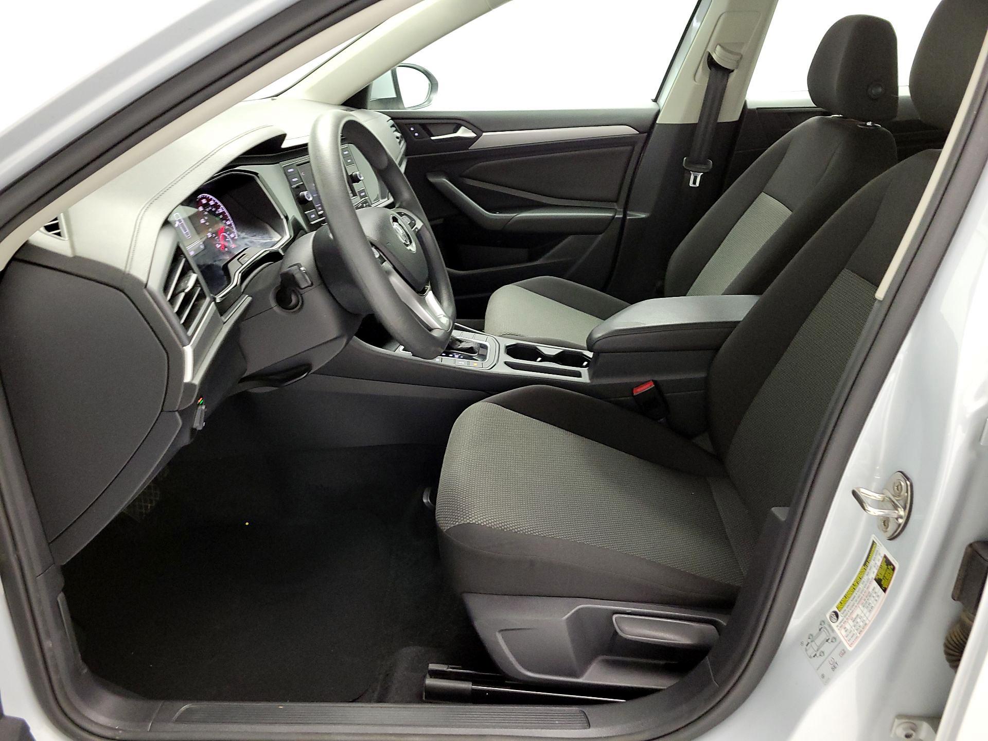 Thumbnail: 2019 Volkswagen Jetta - 11