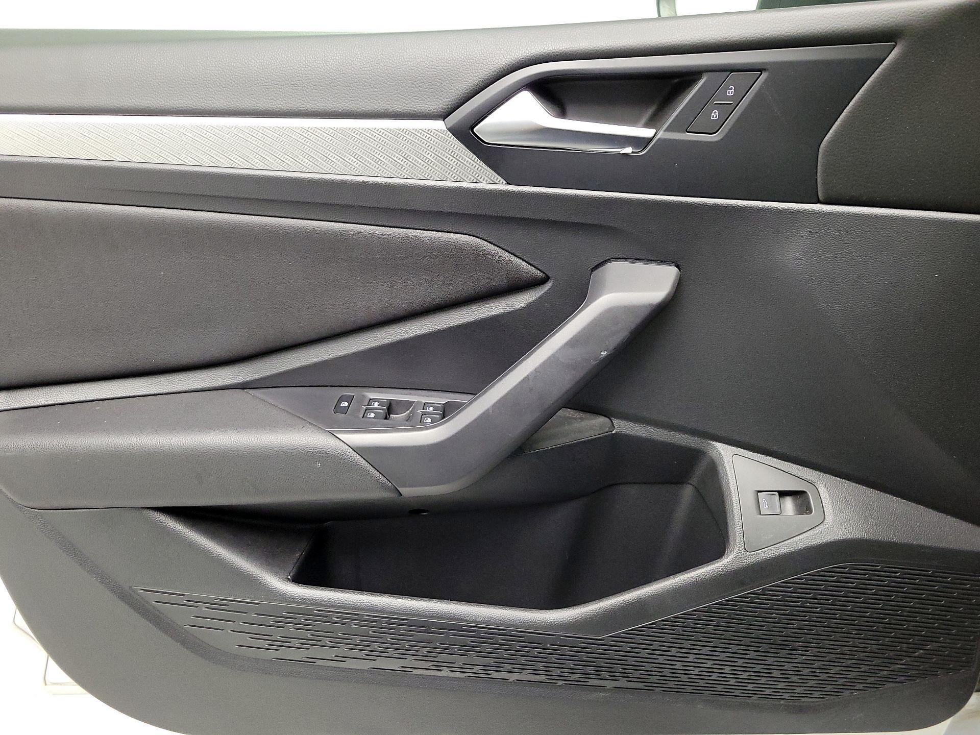 Thumbnail: 2019 Volkswagen Jetta - 12