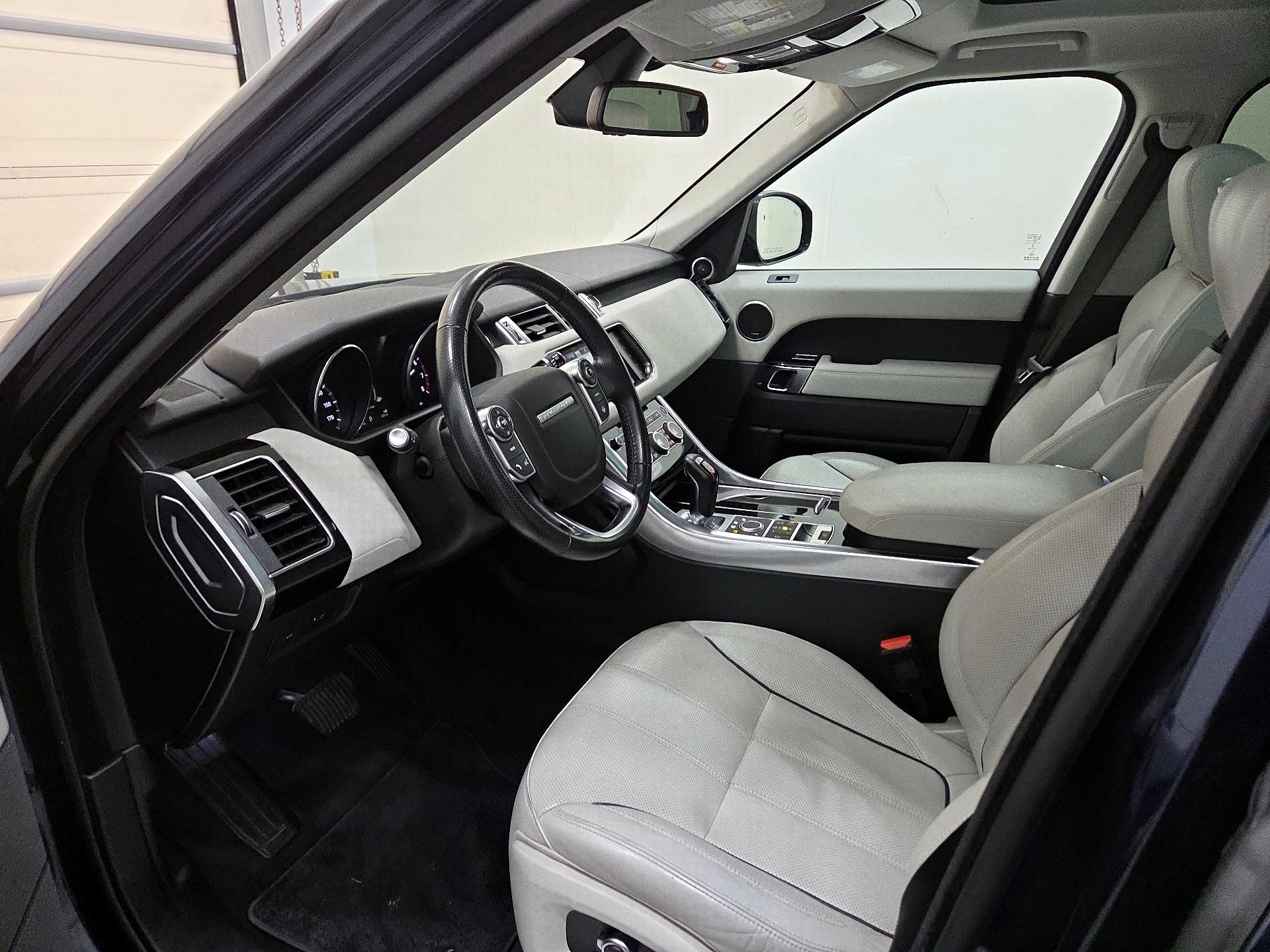 Thumbnail: 2016 Land Rover Range Rover Sport - 11