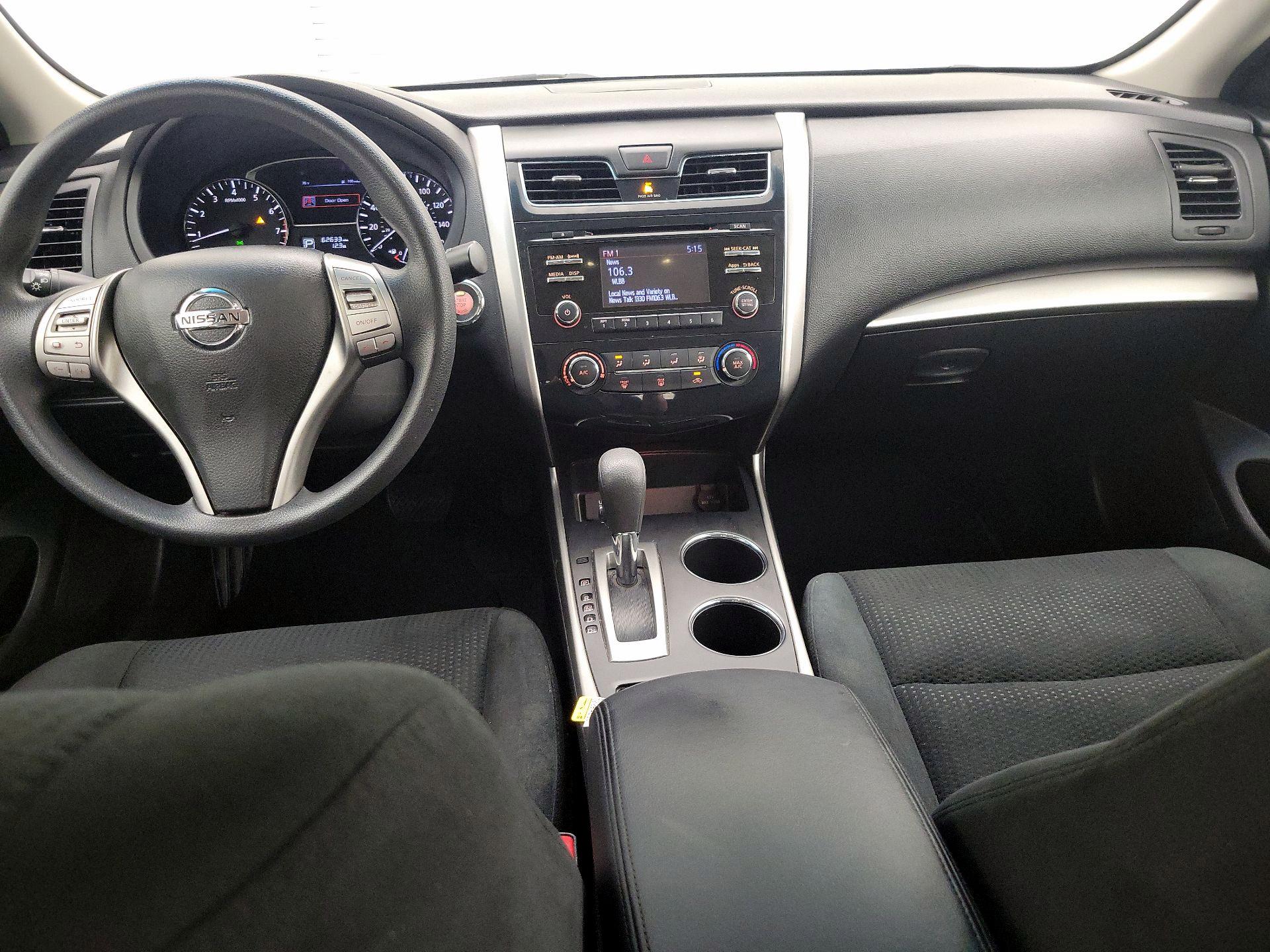 Thumbnail: 2015 Nissan Altima - 9
